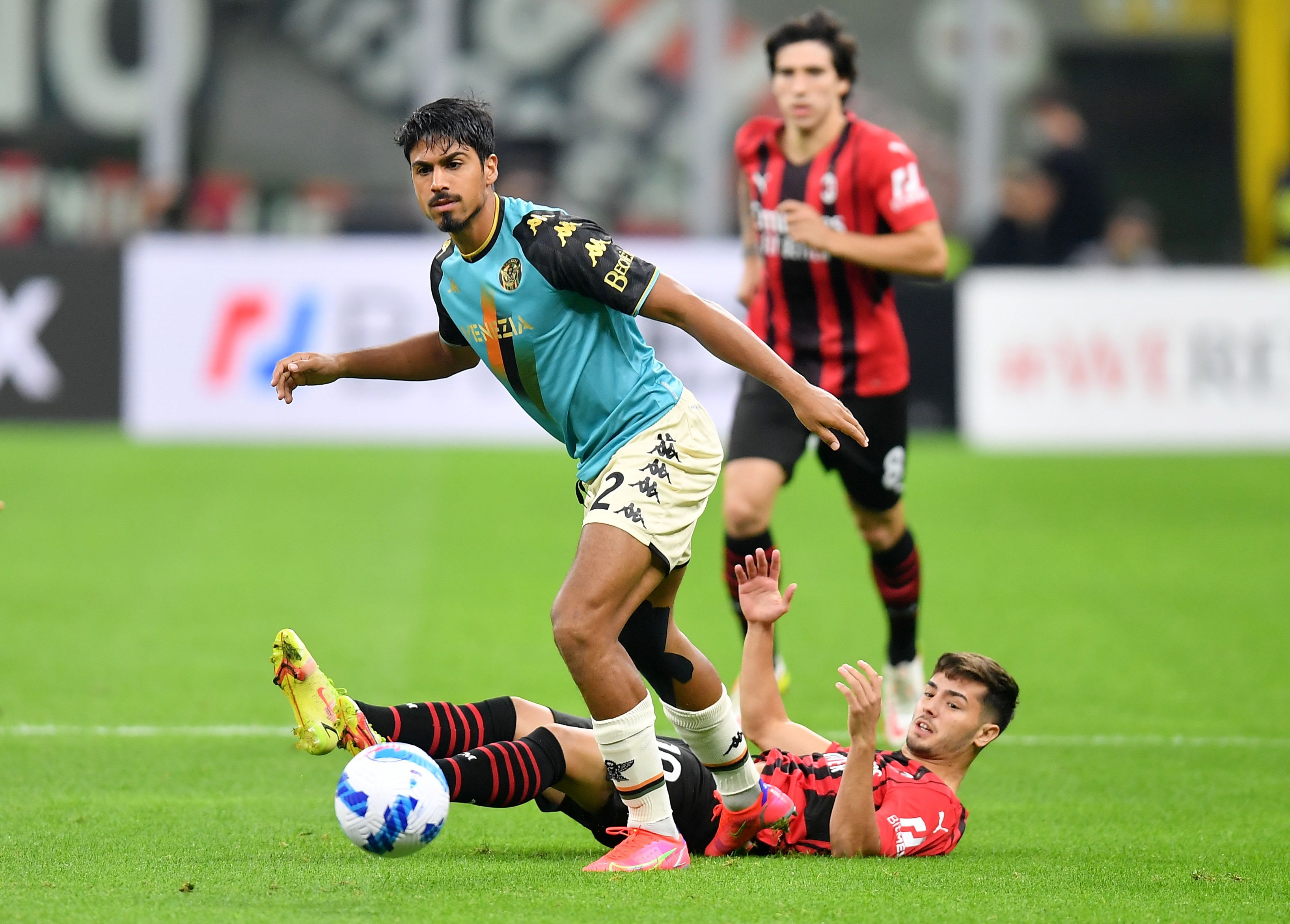 דור פרץ, ונציה, מול בראהים דיאס, מילאן