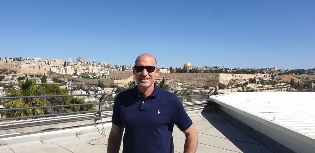 איציק קורנפיין