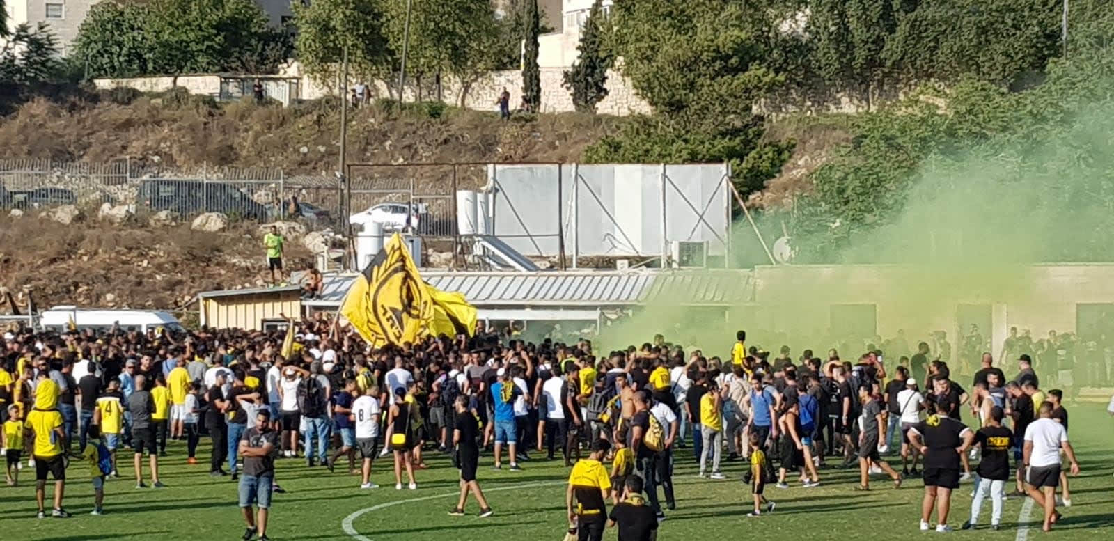 חברי לה פמיליה בבית וגן