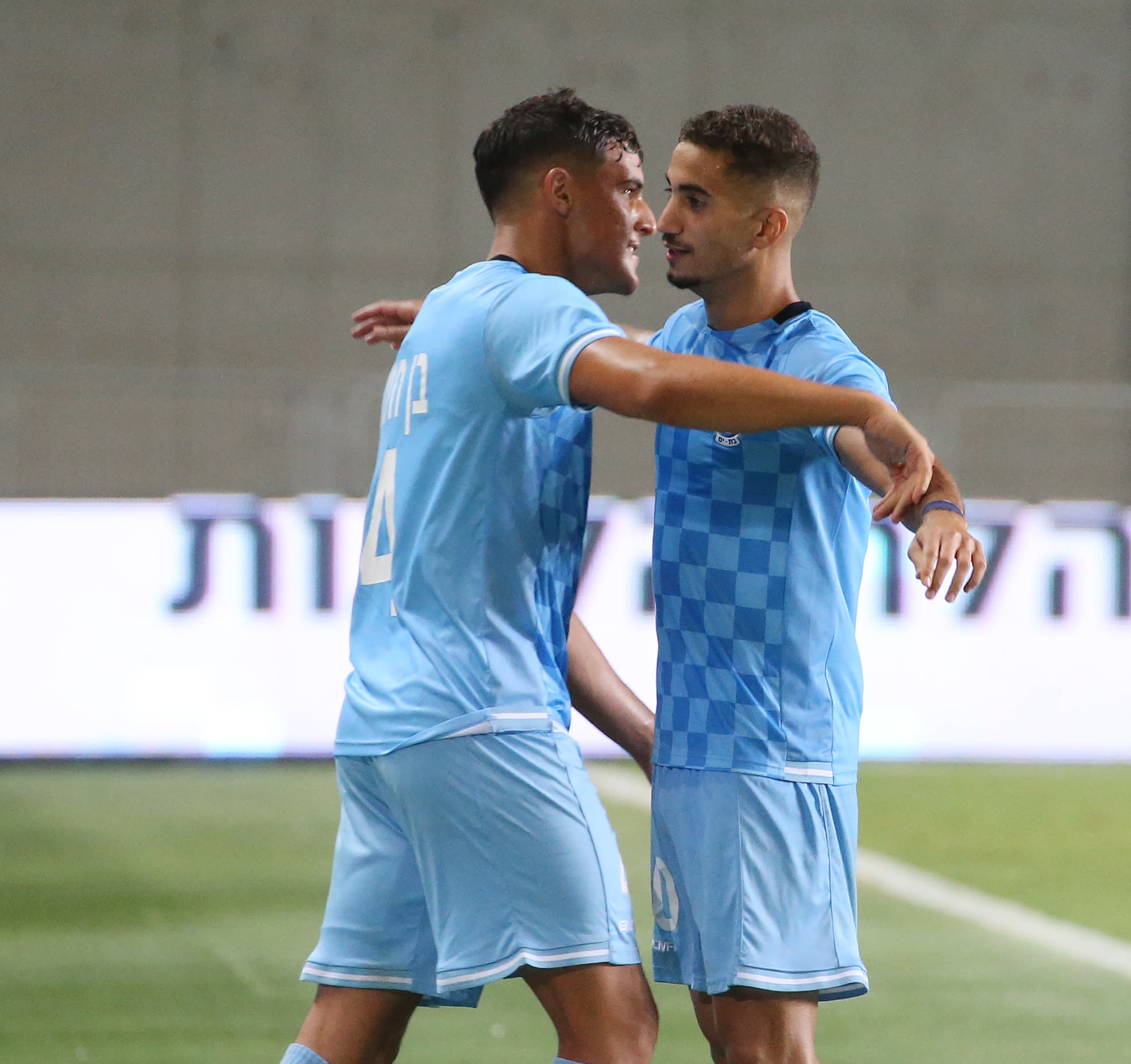 אסף הרשקו שחקן בית"ר תל אביב בת ים עם איתי בן חמו