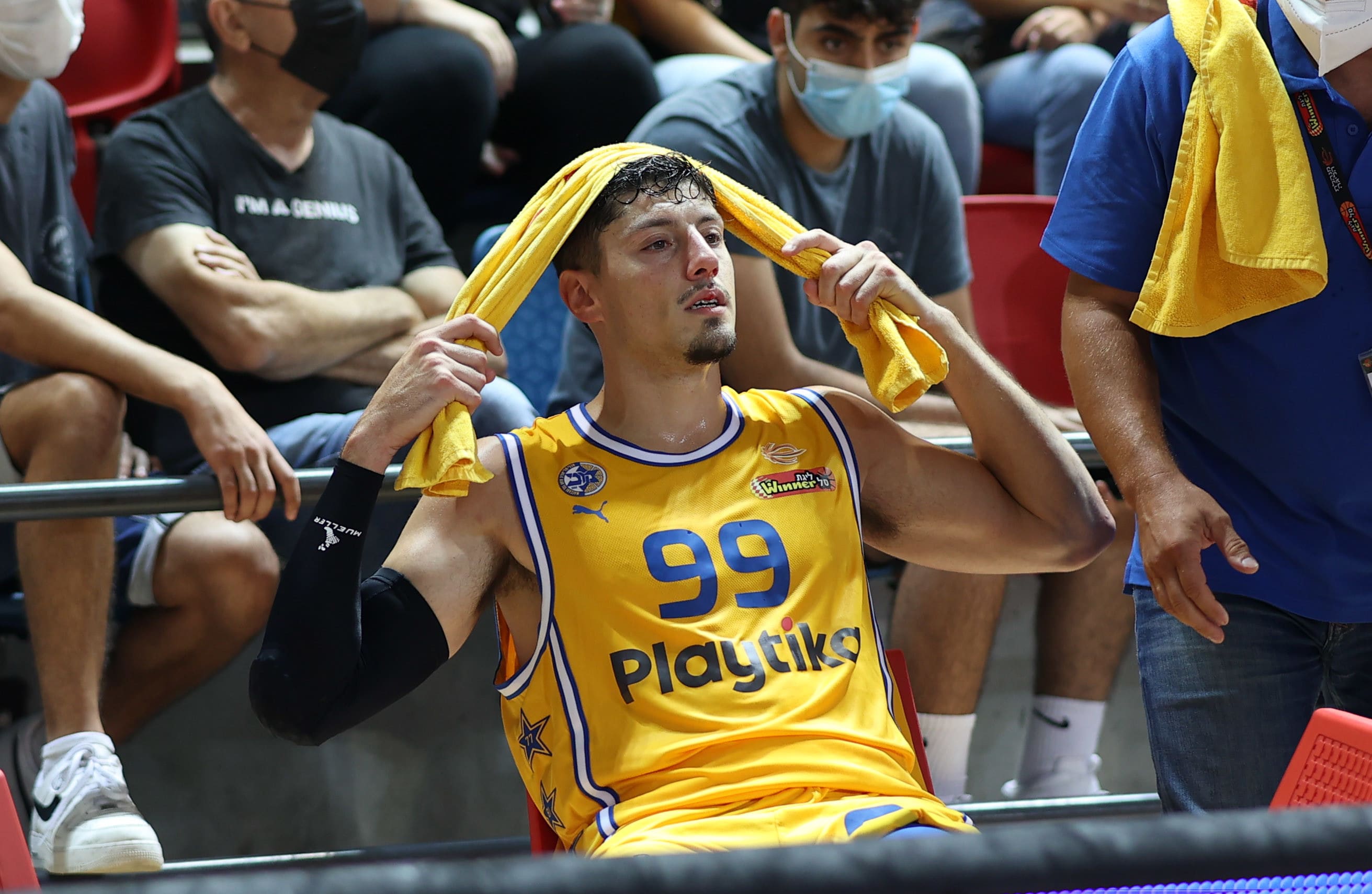 שחקן מכבי תל אביב יפתח זיו