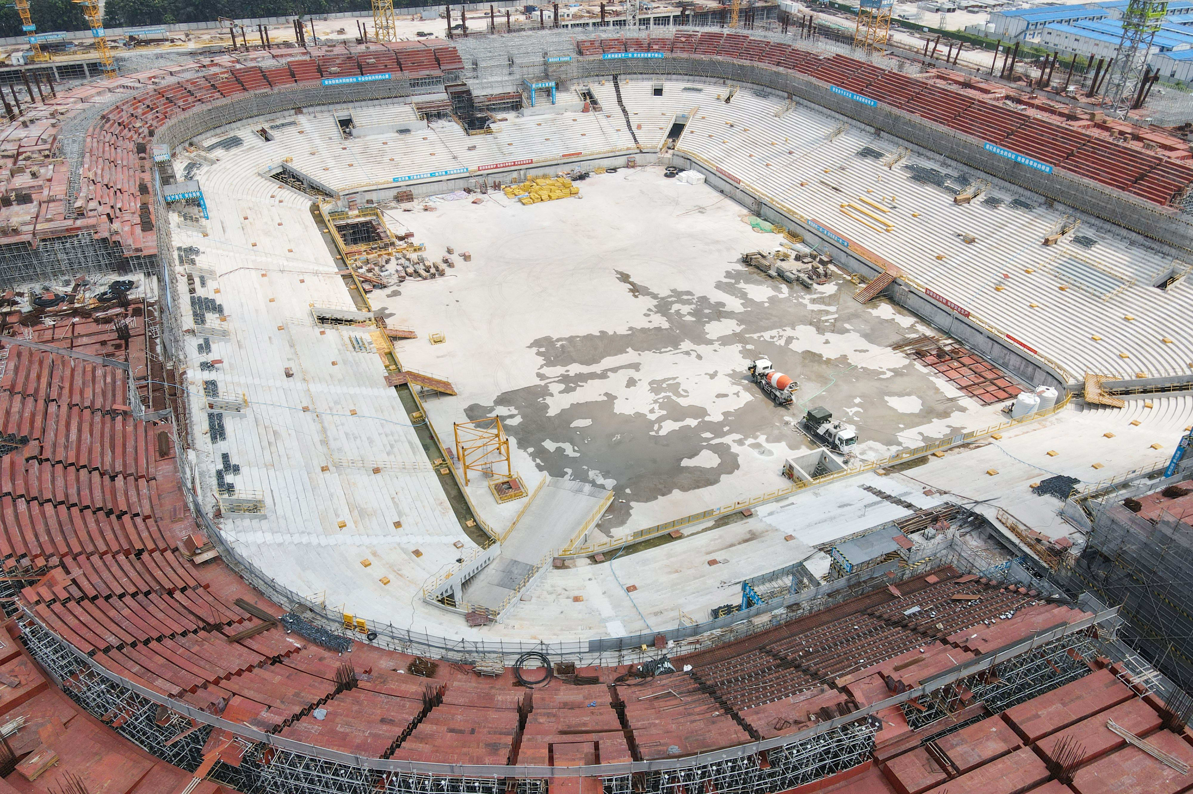שיפוץ באצטדיון גוואנגז'ו אברגרנד