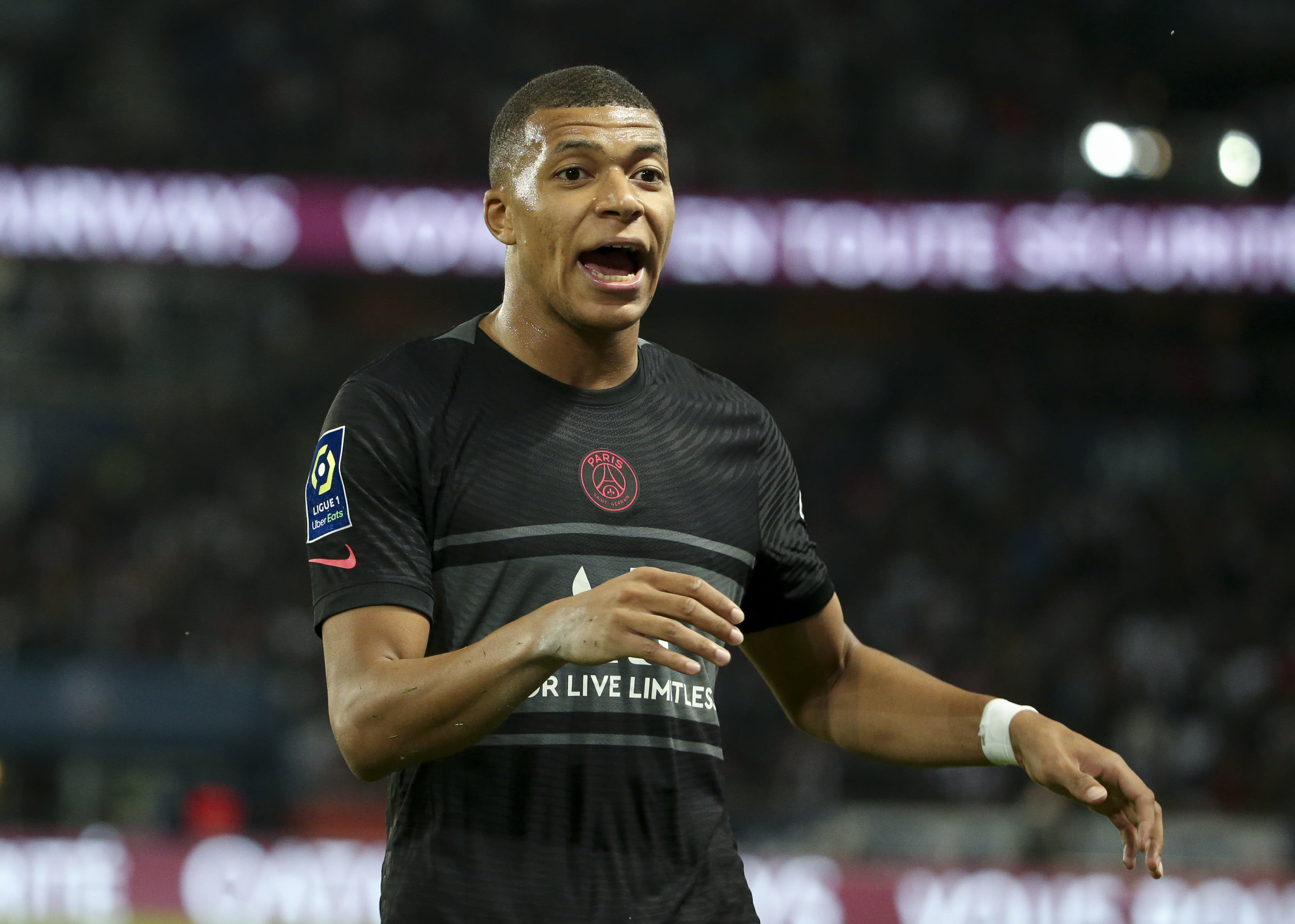 קיליאן אמבפה שחקן פריז סן ז'רמן