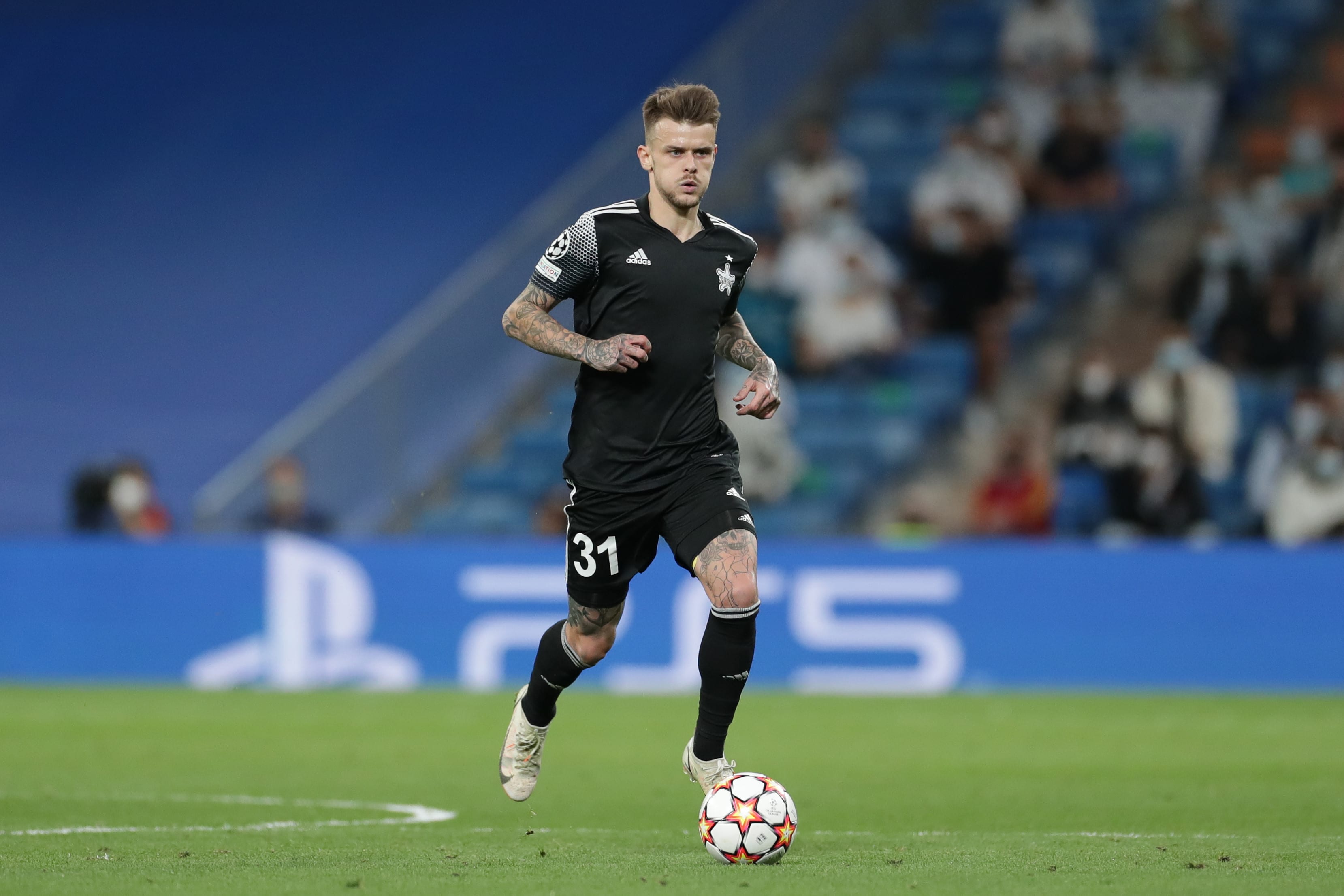 סבסטיאן תיל, שחקן שריף