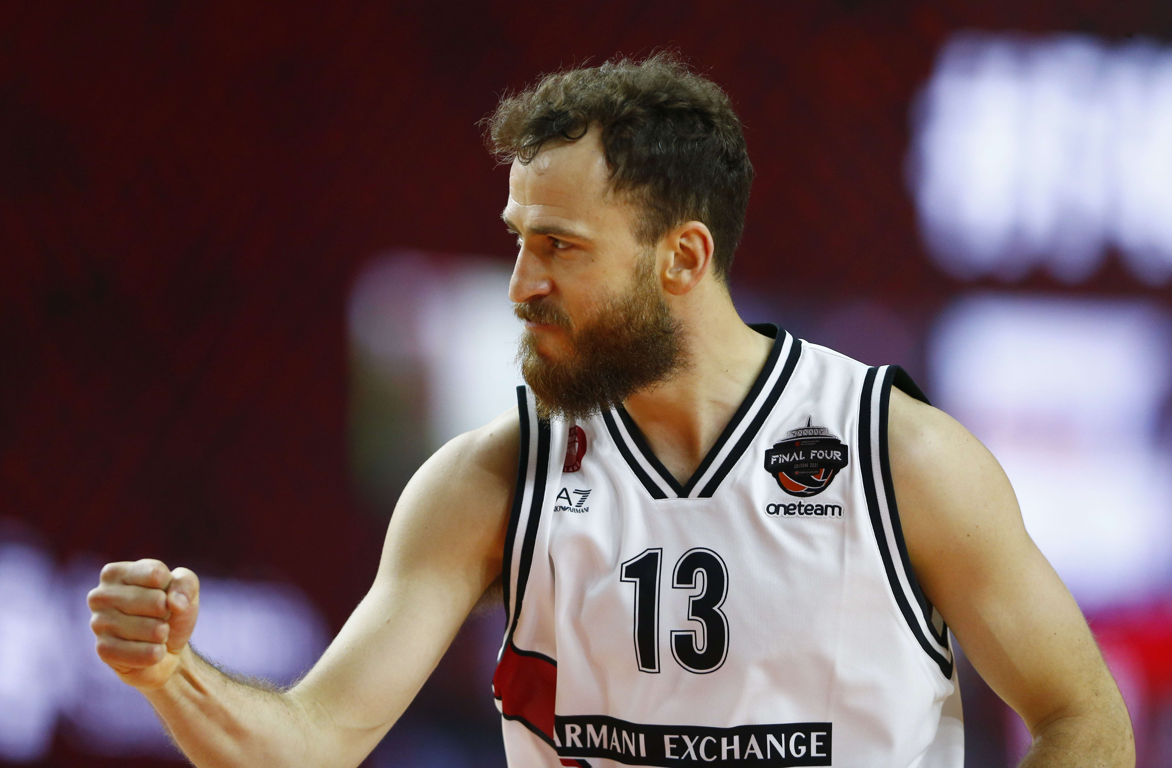 שחקן מילאנו סרחיו רודריגס