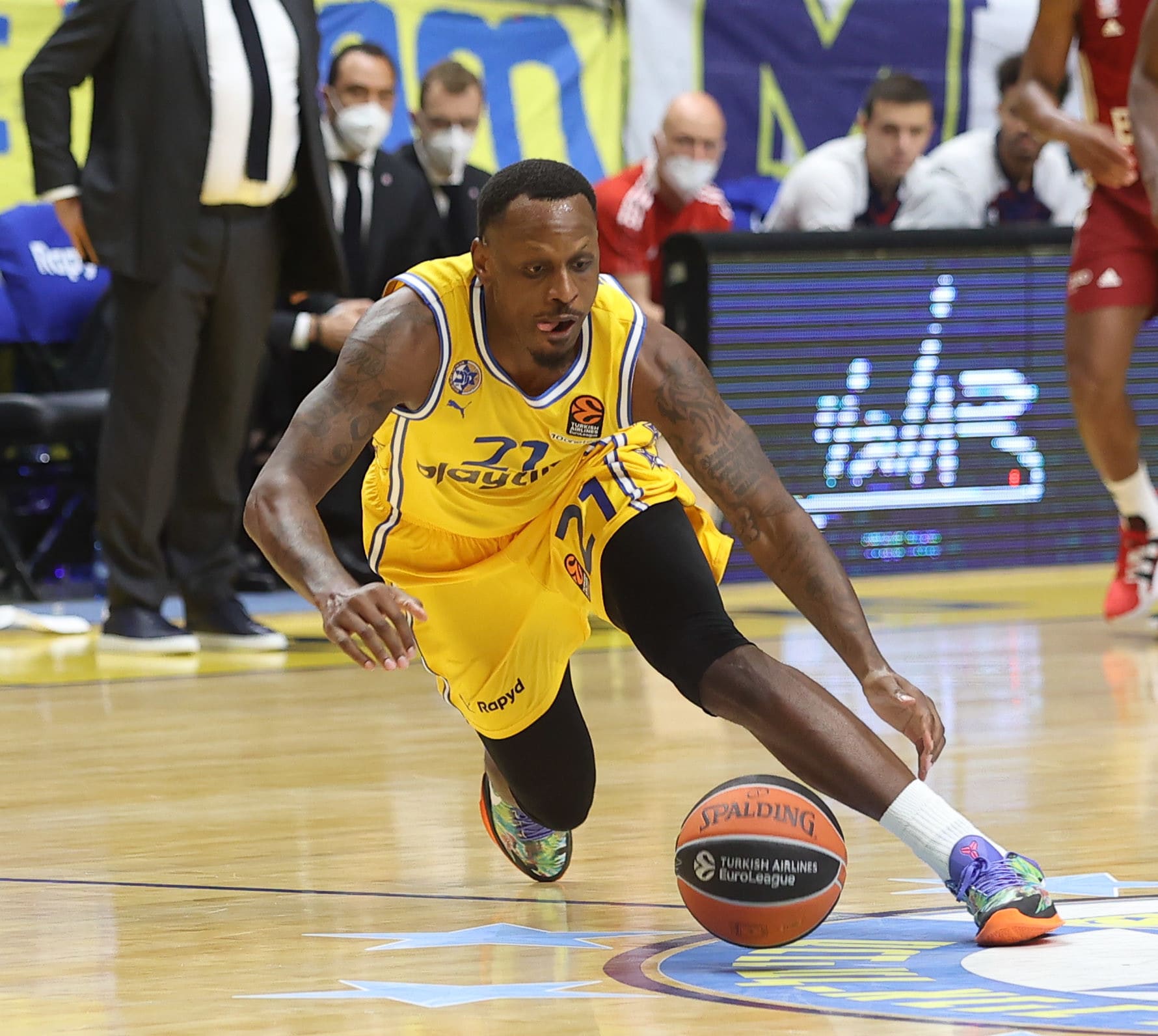 ג'יימס ננאלי שחקן מכבי תל אביב