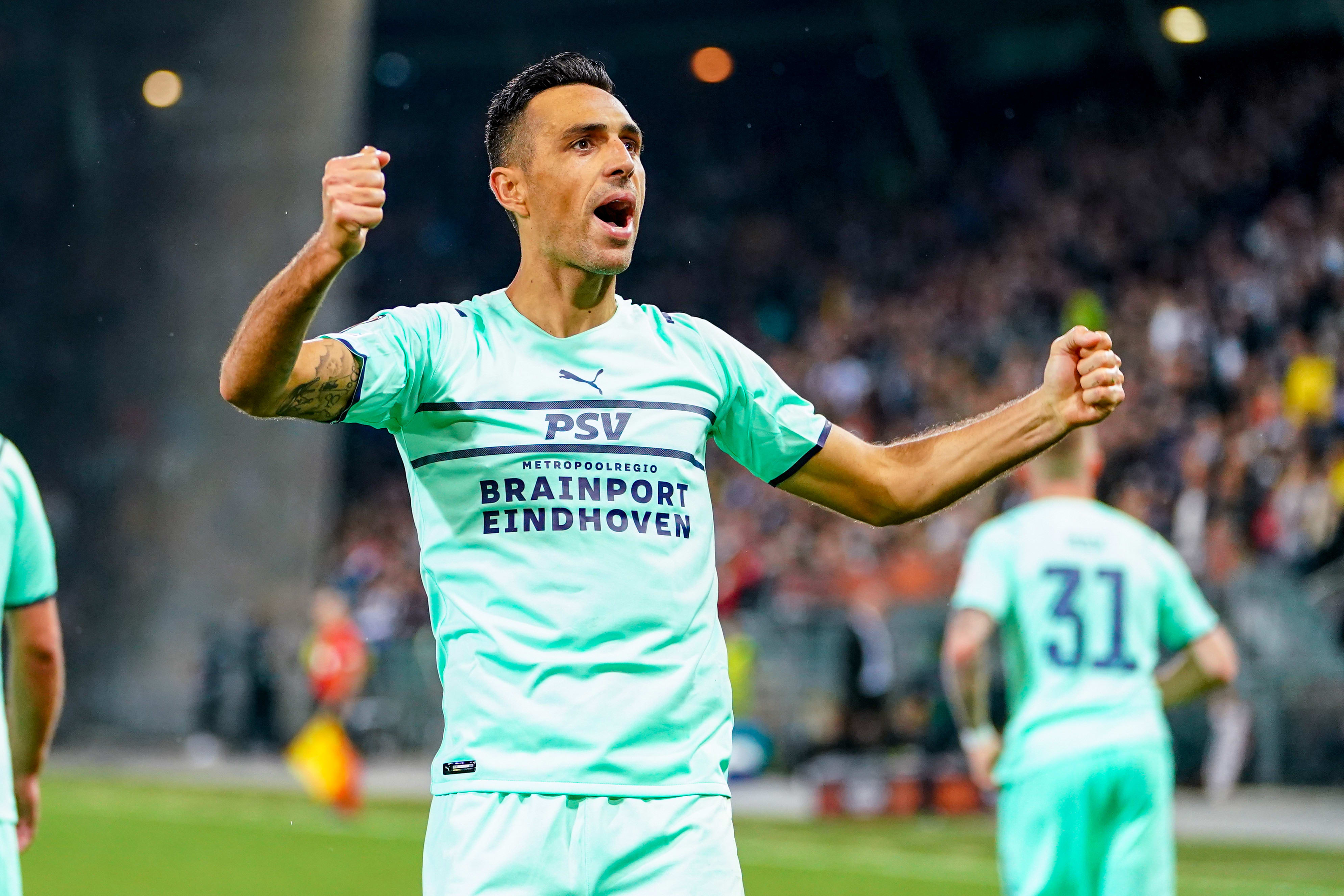 שחקן פ.ס.וו איינדהובן ערן זהבי חוגג