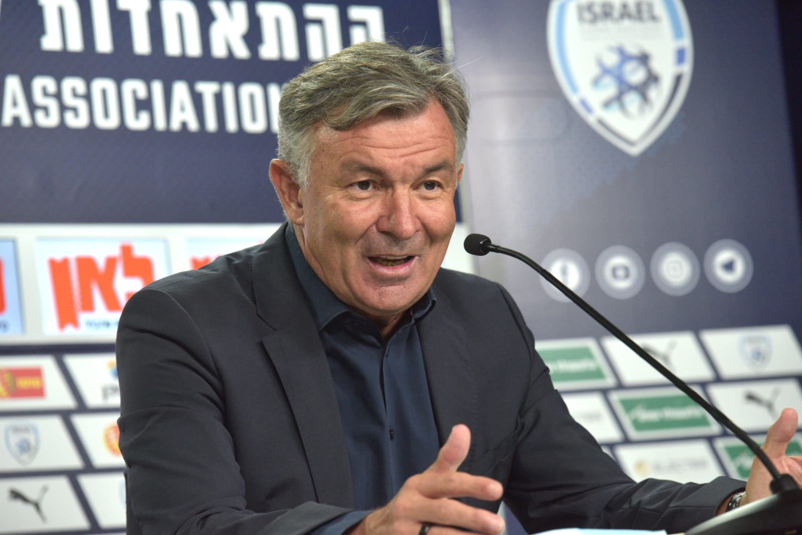 מאמן נבחרת ישראל וילי רוטנשטיינר