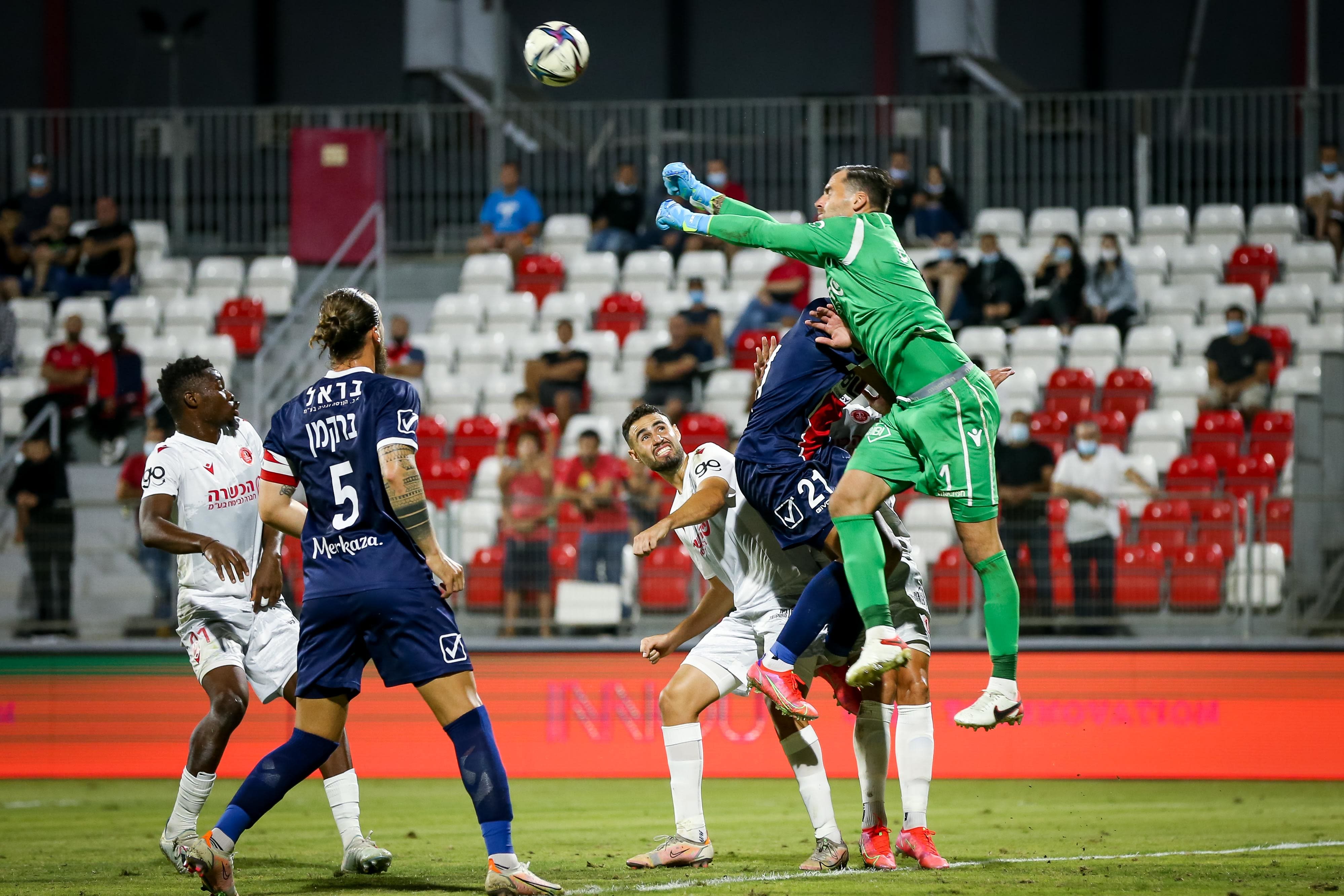 סטפן מרינוביץ' שוער הפועל נוף הגליל הודף