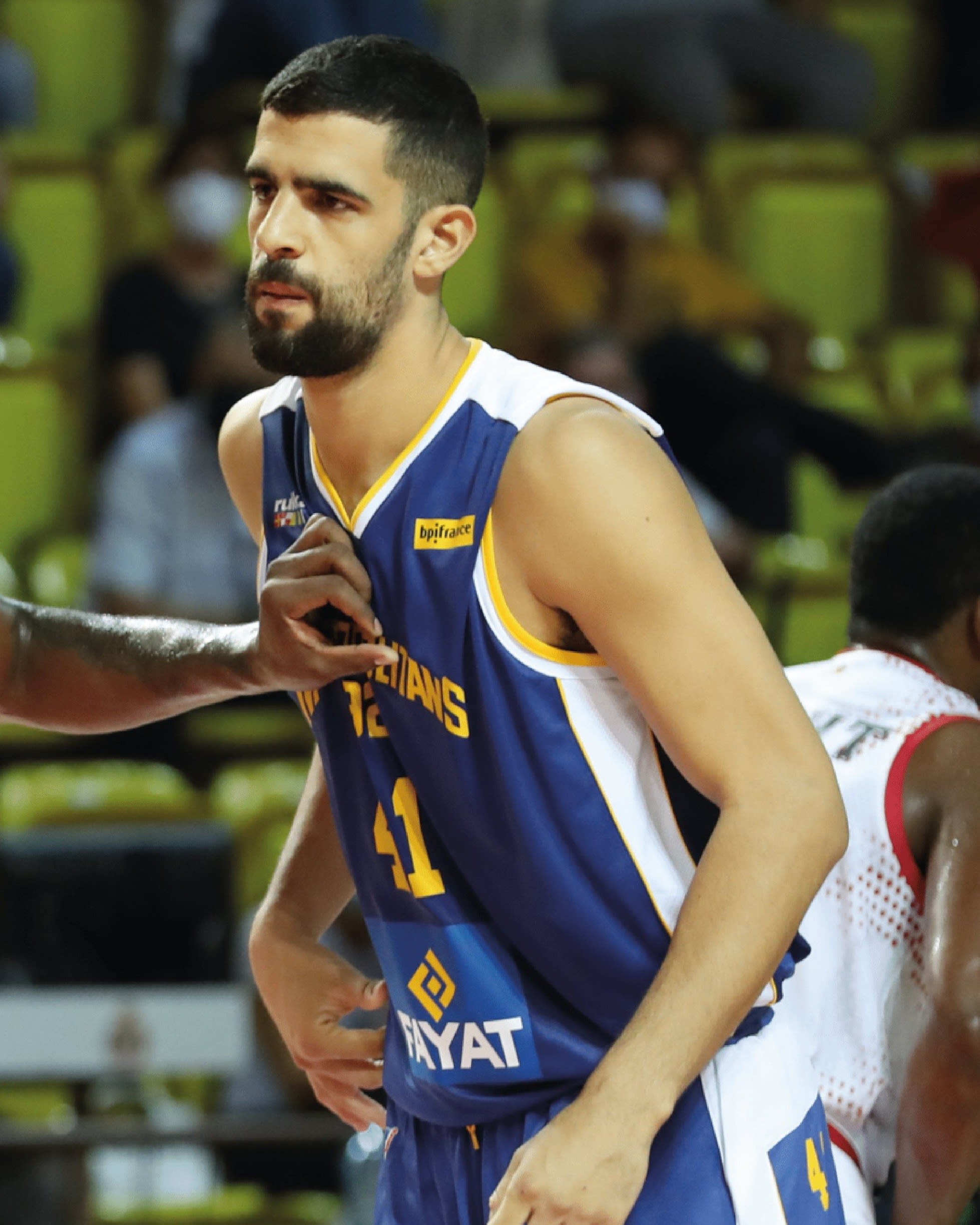 שחקן פריז לבלואה תומר גינת