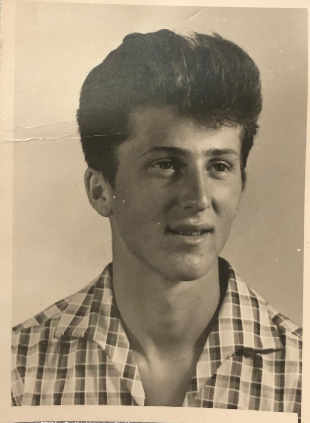 אהרון קול צבר