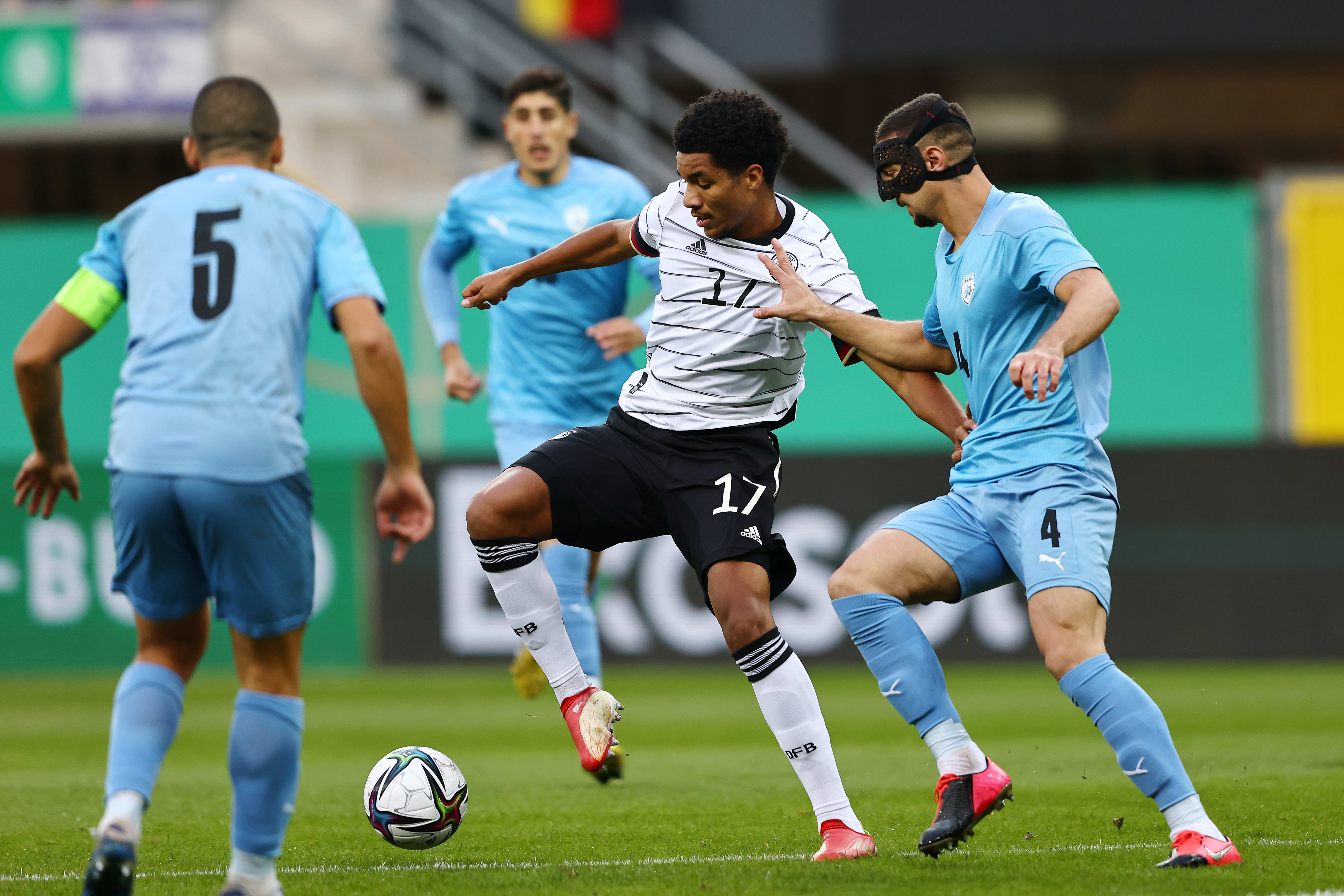 Malik Tillman player of the young German team with Orr Balorian player of the young Israeli team