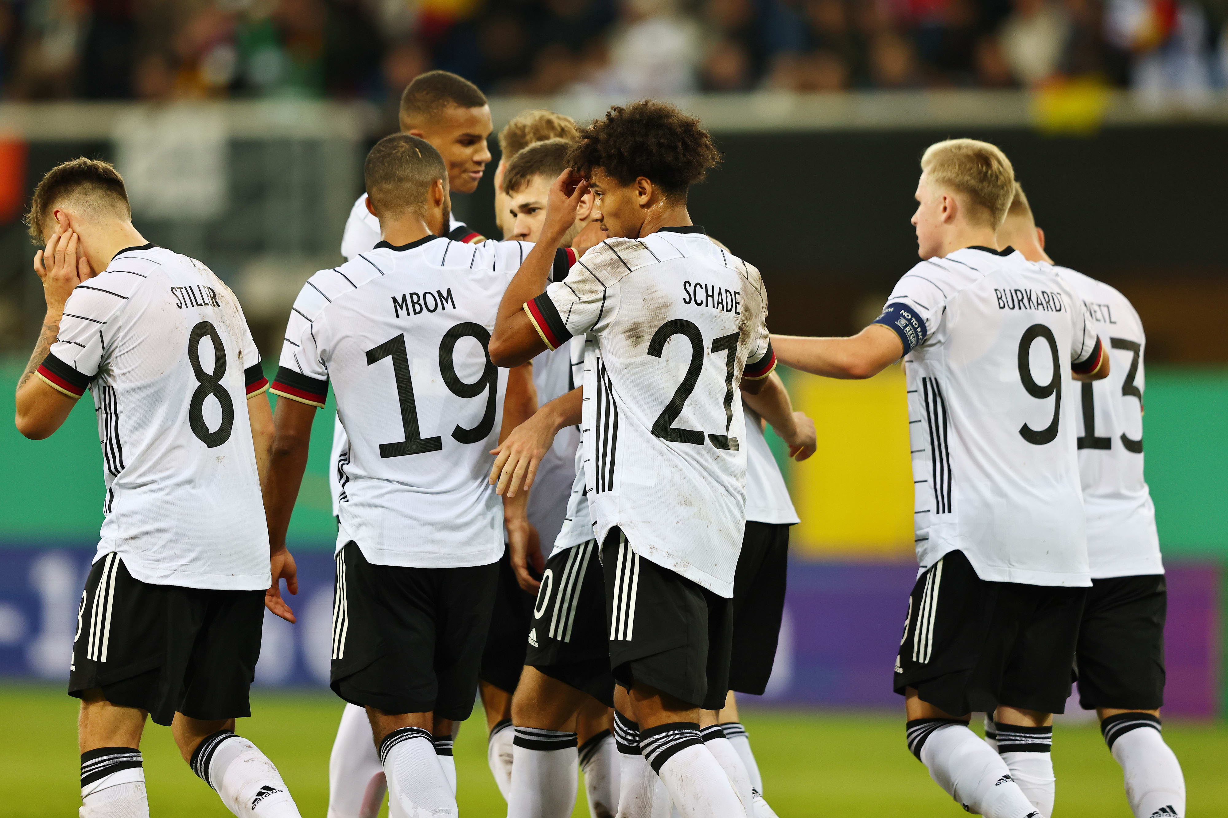 שחקני נבחרת גרמניה הצעירה חוגגים מול ישראל