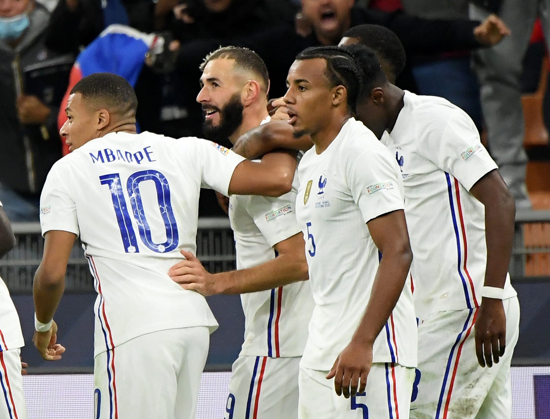 נבחרת צרפת חוגגת קיליאן אמבפה