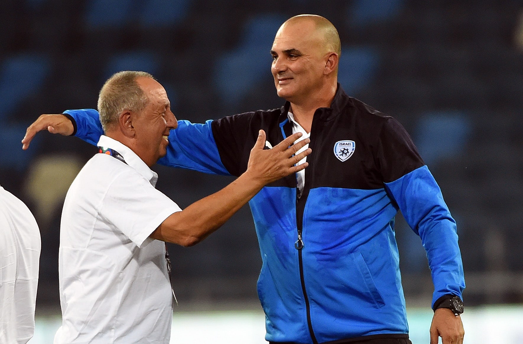 אלון חזן עוזר מאמן נבחרת ישראל עם ד"ר מרק רוסנובסקי רופא הנבחרת