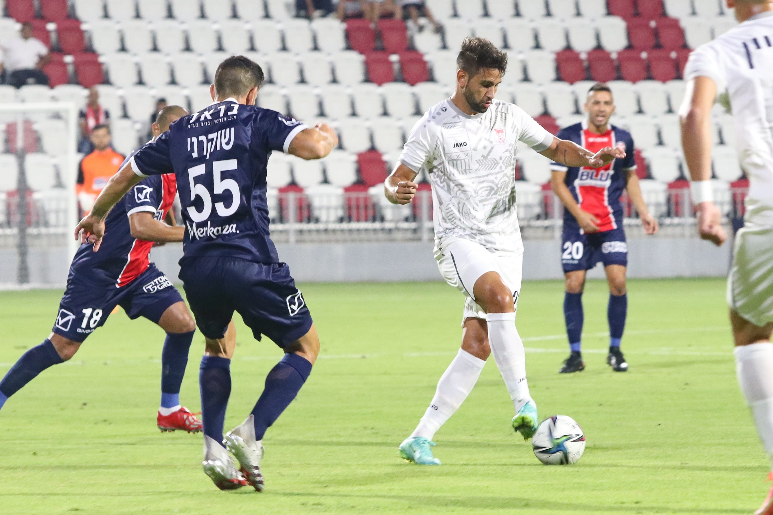 שחקן בני סכנין, אנתוני וארן