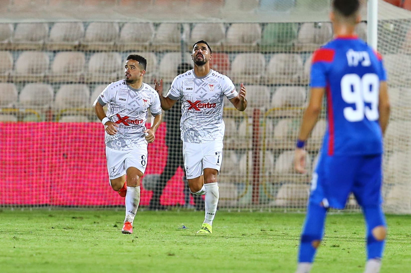 שחקני בני סכנין בירם כיאל, מוטי ברשצקי חוגגים