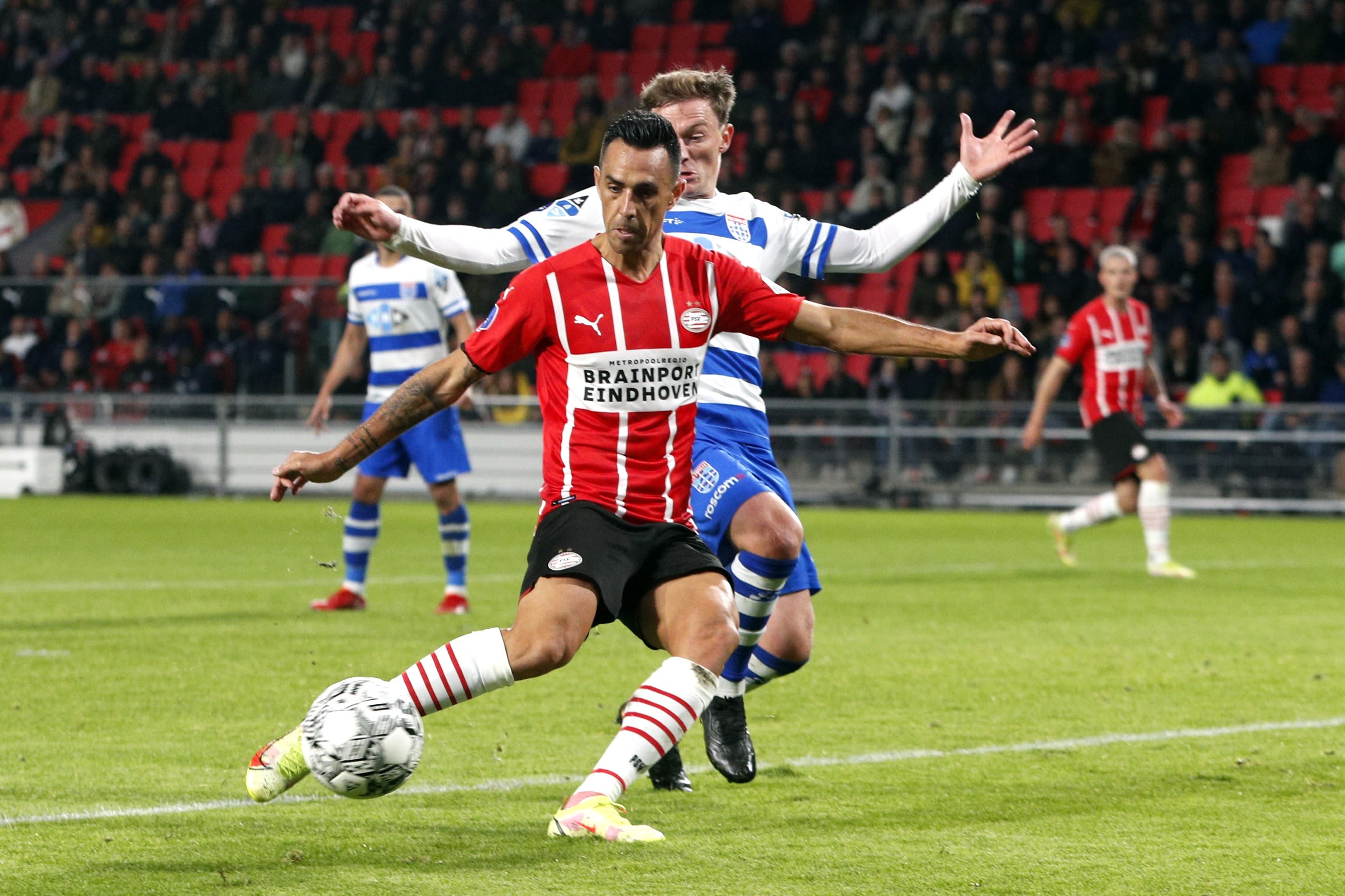 שחקן פ.ס.וו איינדהובן ערן זהבי