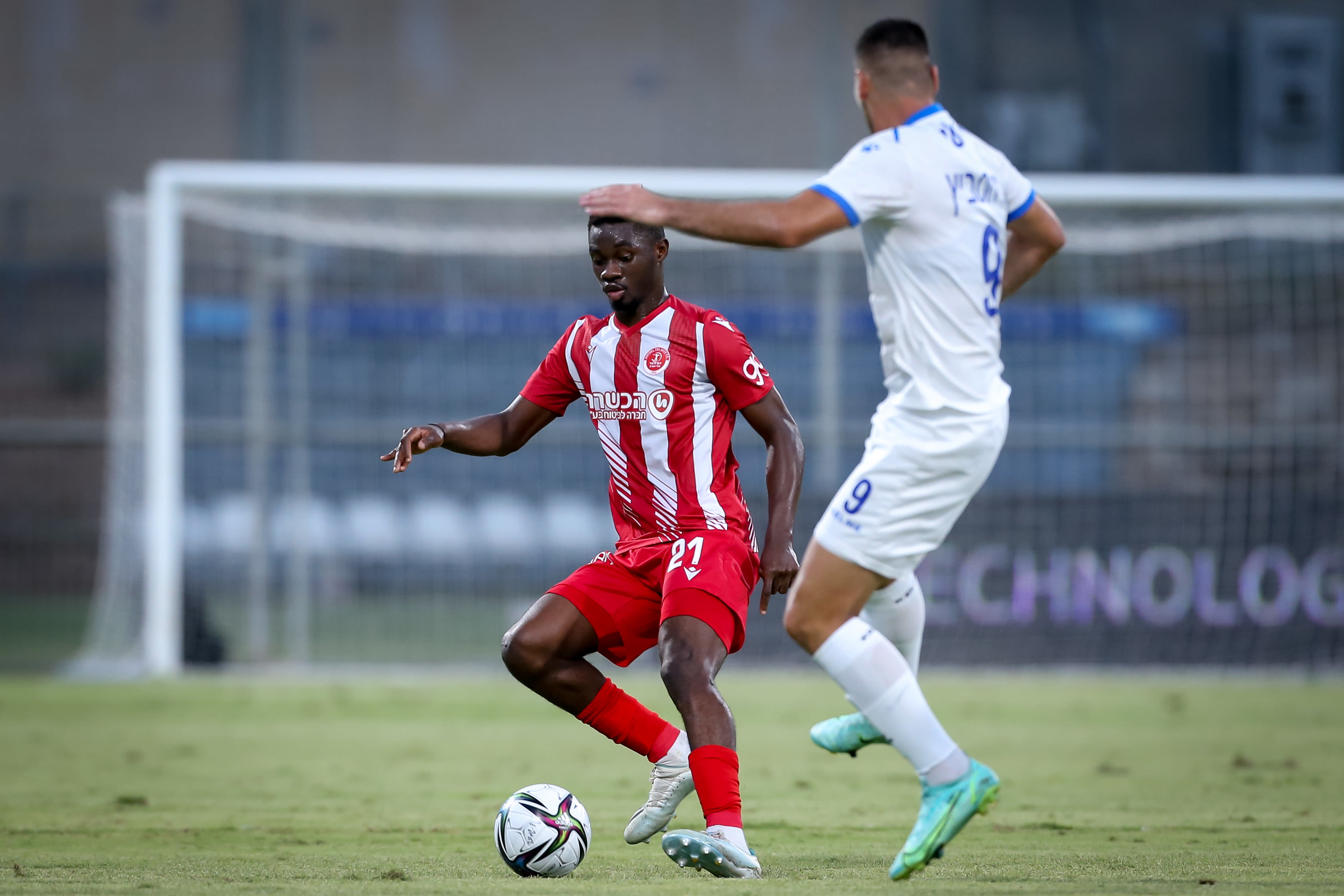 שחקן הפועל תל אביב מוחמד קליל טראורה