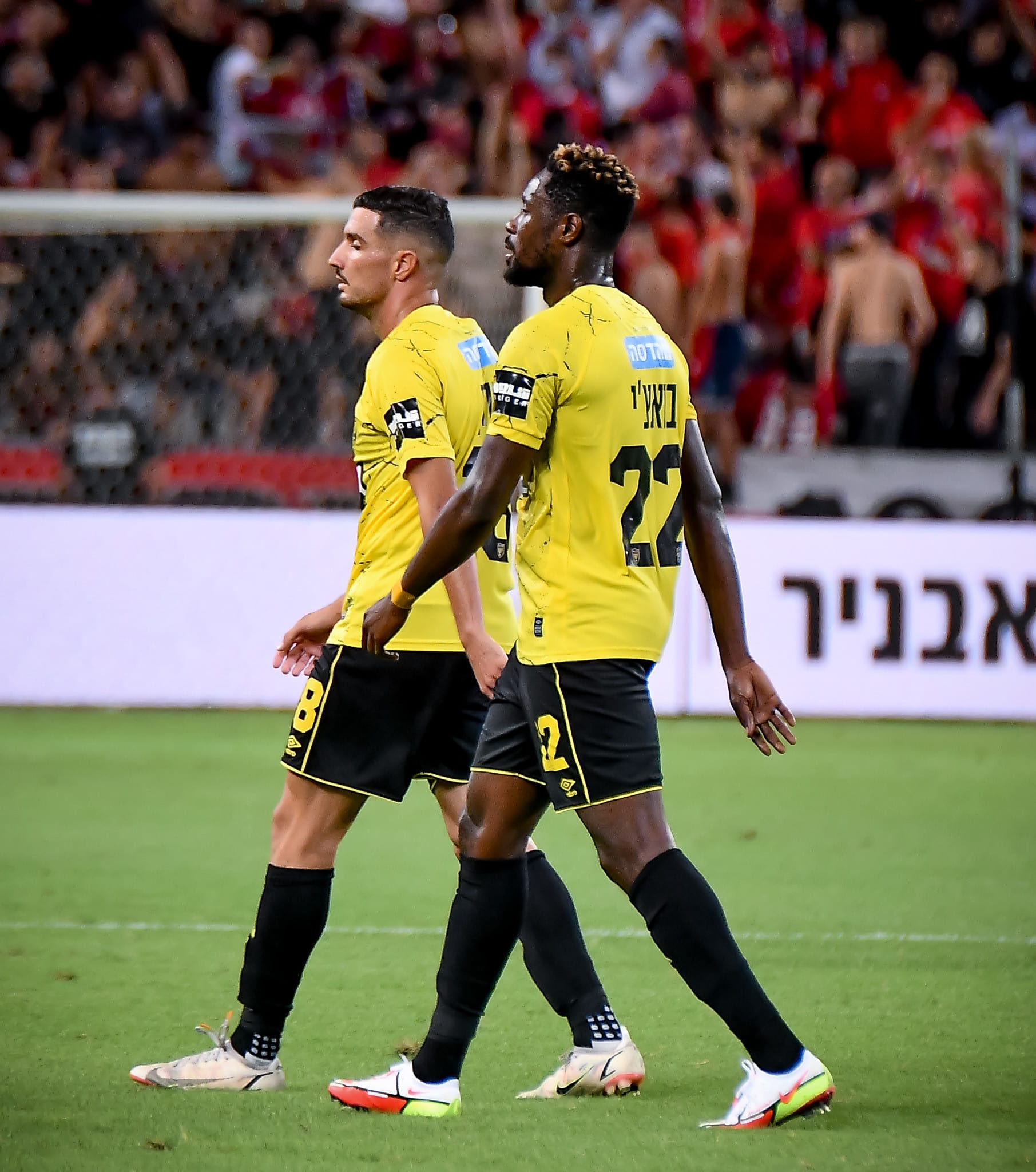 ריצ'מונד בואצ'י, ניב זריהן שחקני בית