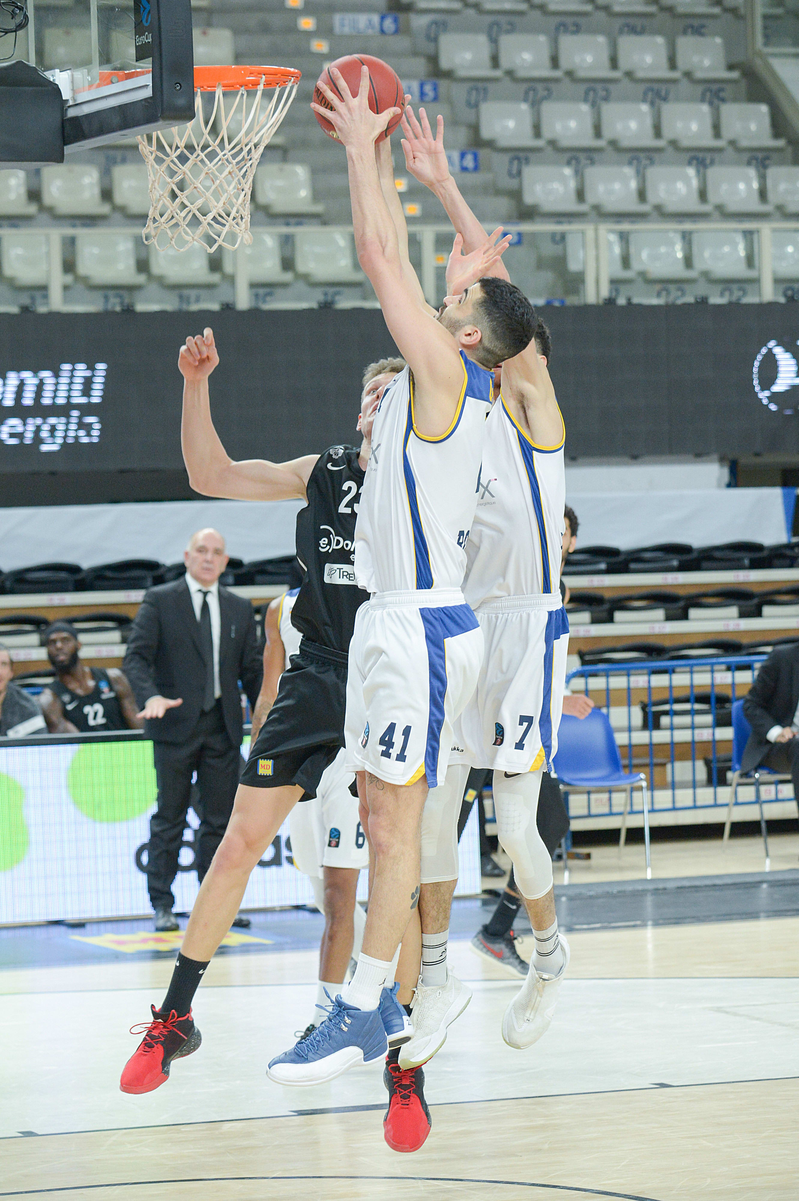 שחקן לבלואה מטרופוליטנס תומר גינת