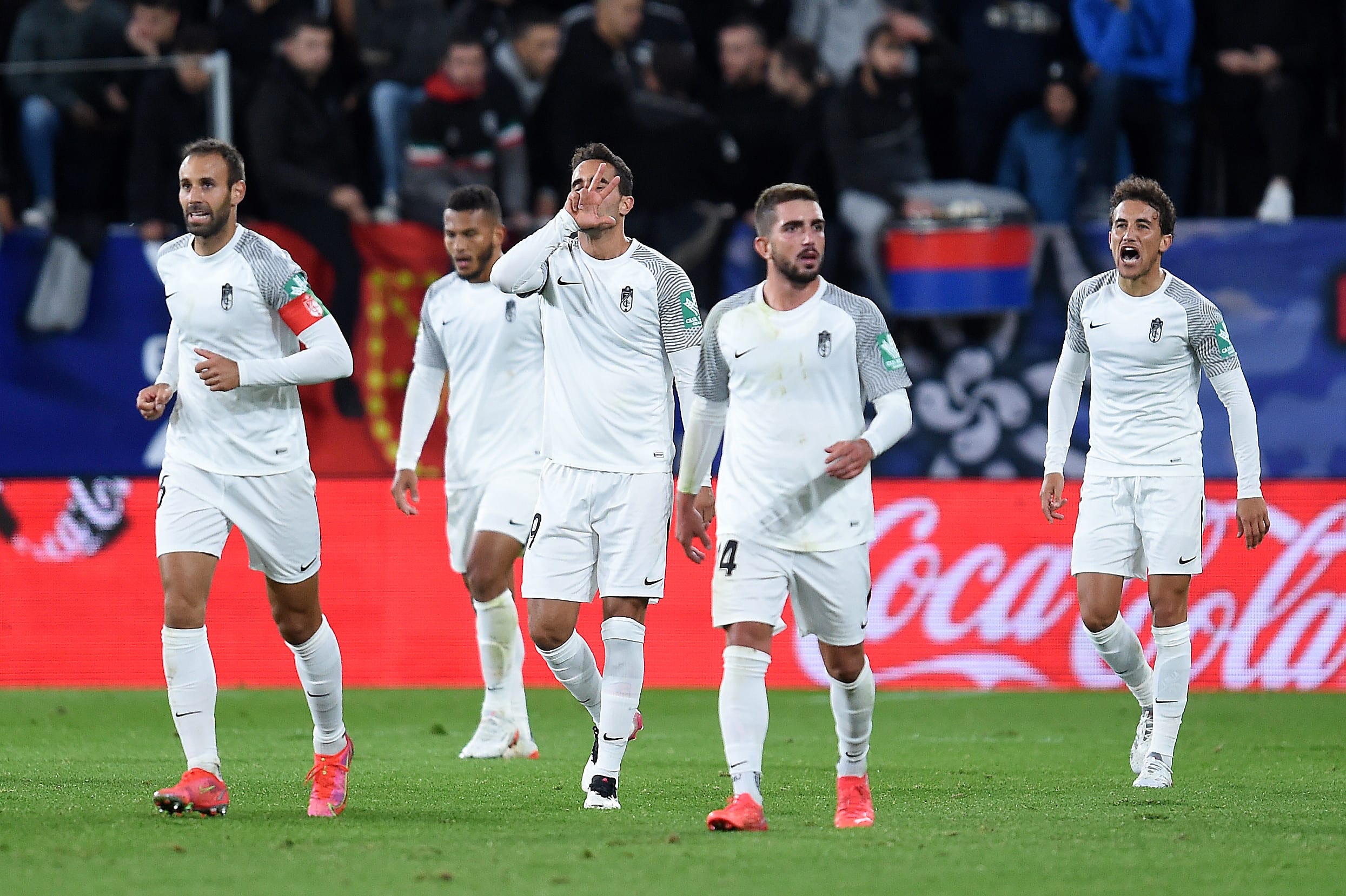 שחקן גרנאדה אנחל מונטורו חוגג