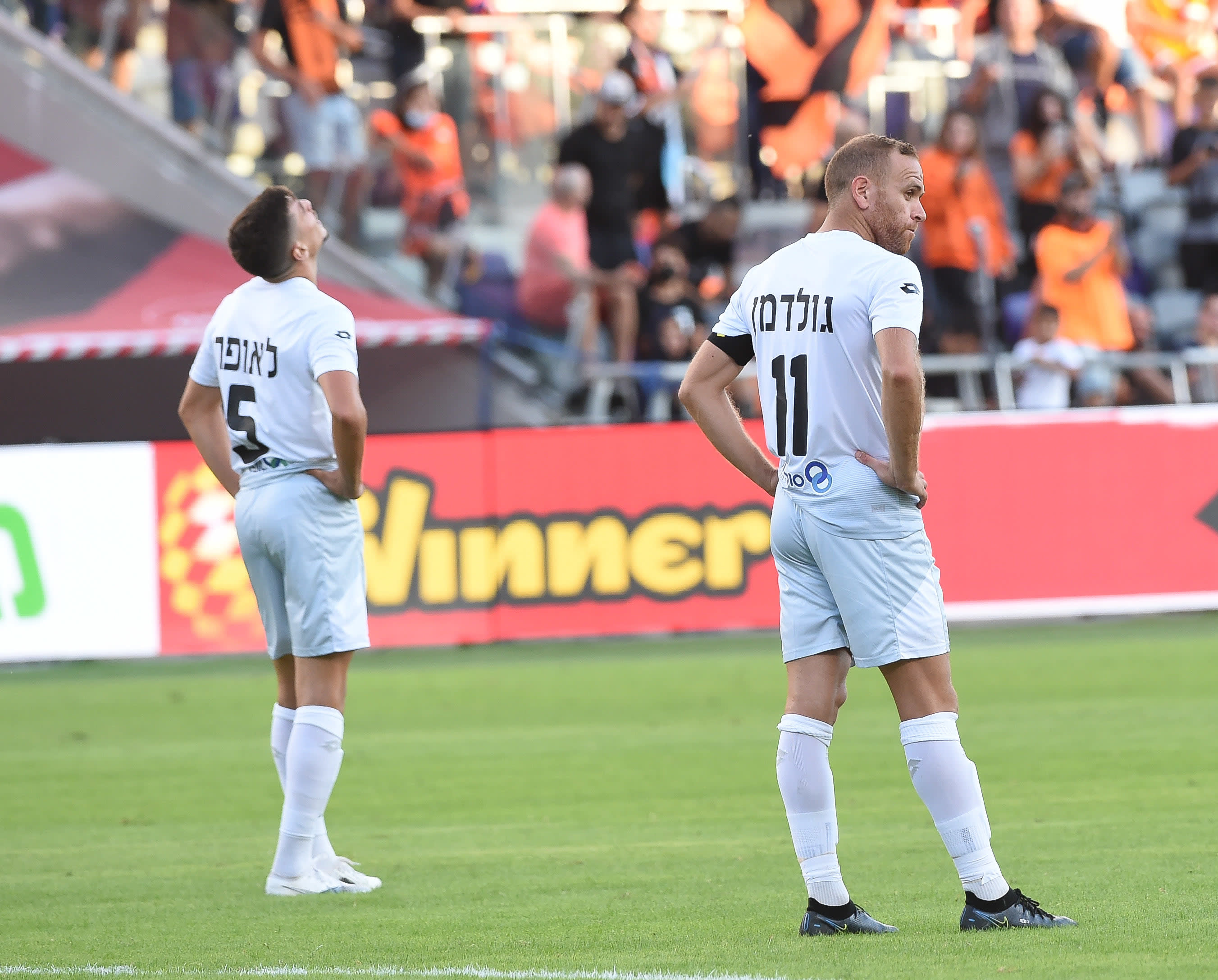 שחקני הפועל עפולה נתנאל גולדמן, רוני לאופר מאוכזבים