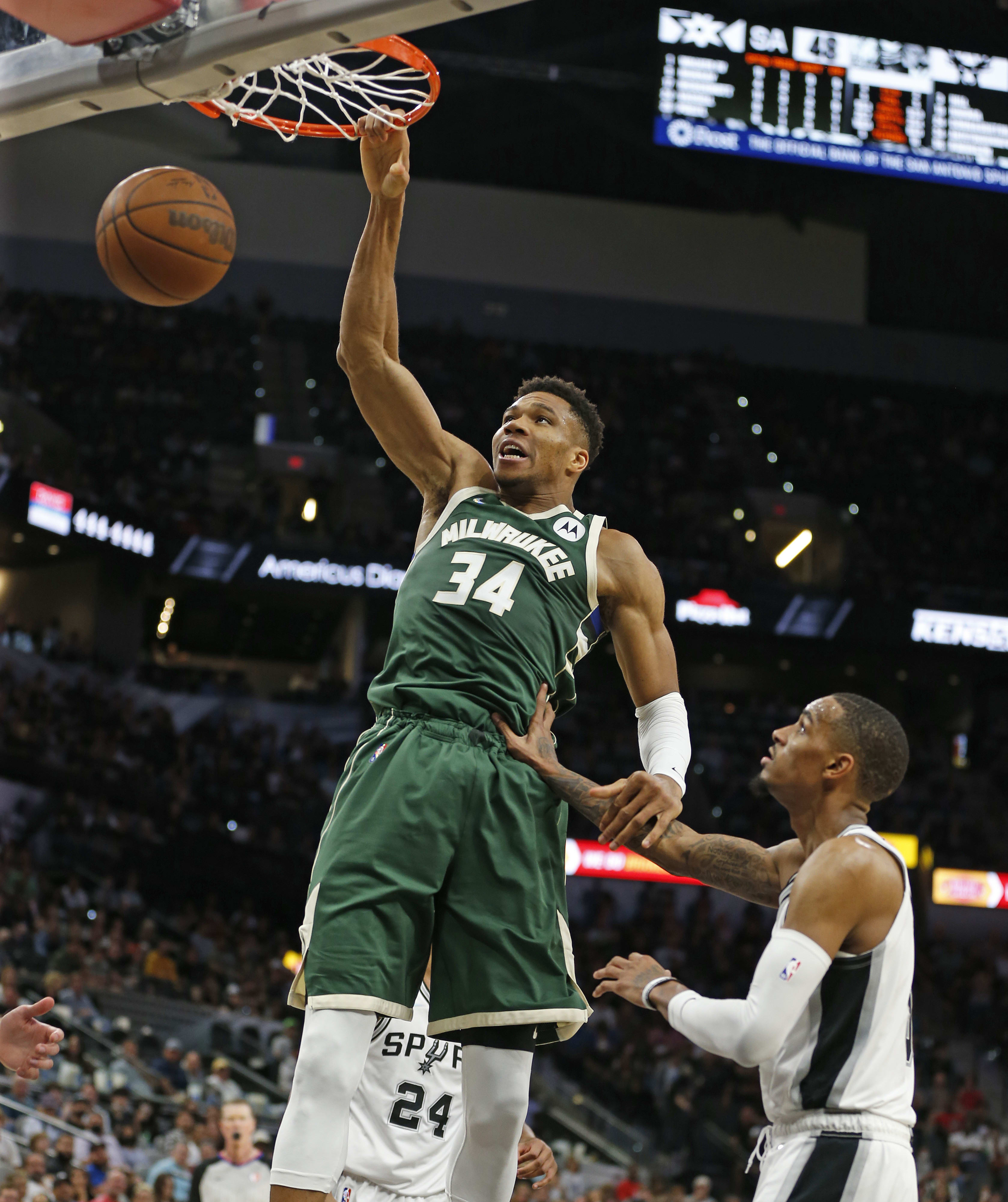 שחקן מילווקי באקס יאניס אנטטוקומפו