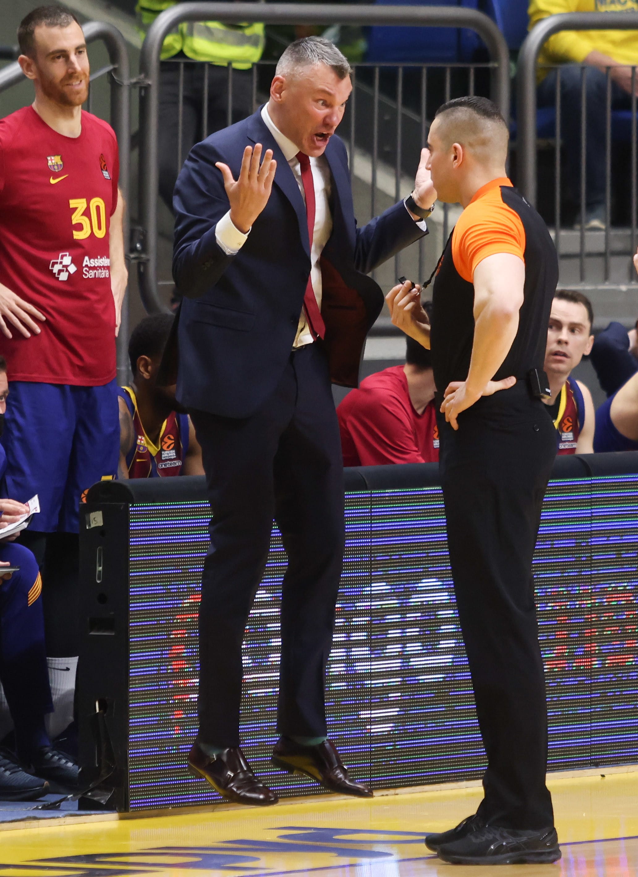 מאמן ברצלונה שרונאס יאסיקביצ'יוס