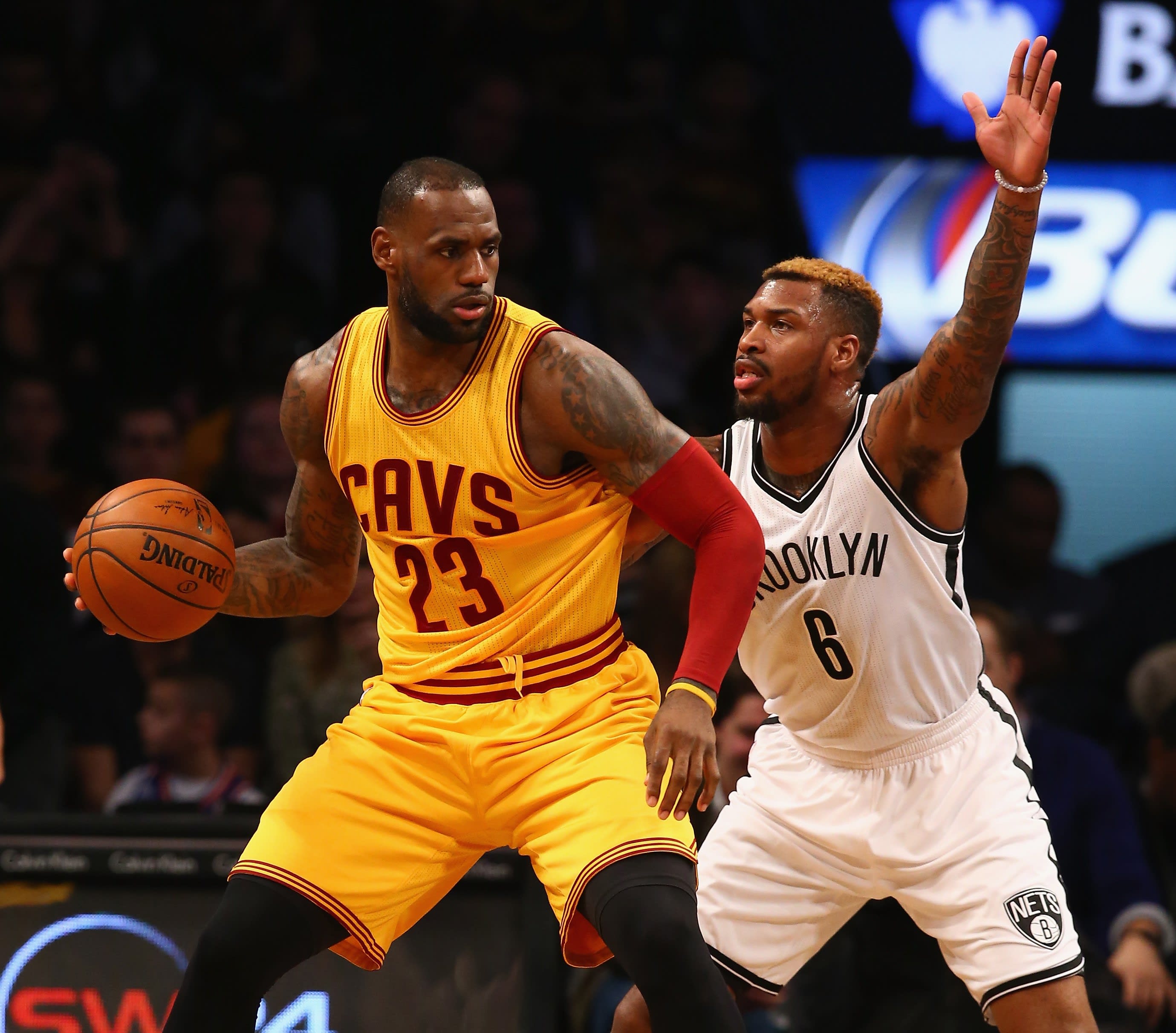 קילפטריק שומר על לברון ב-2016