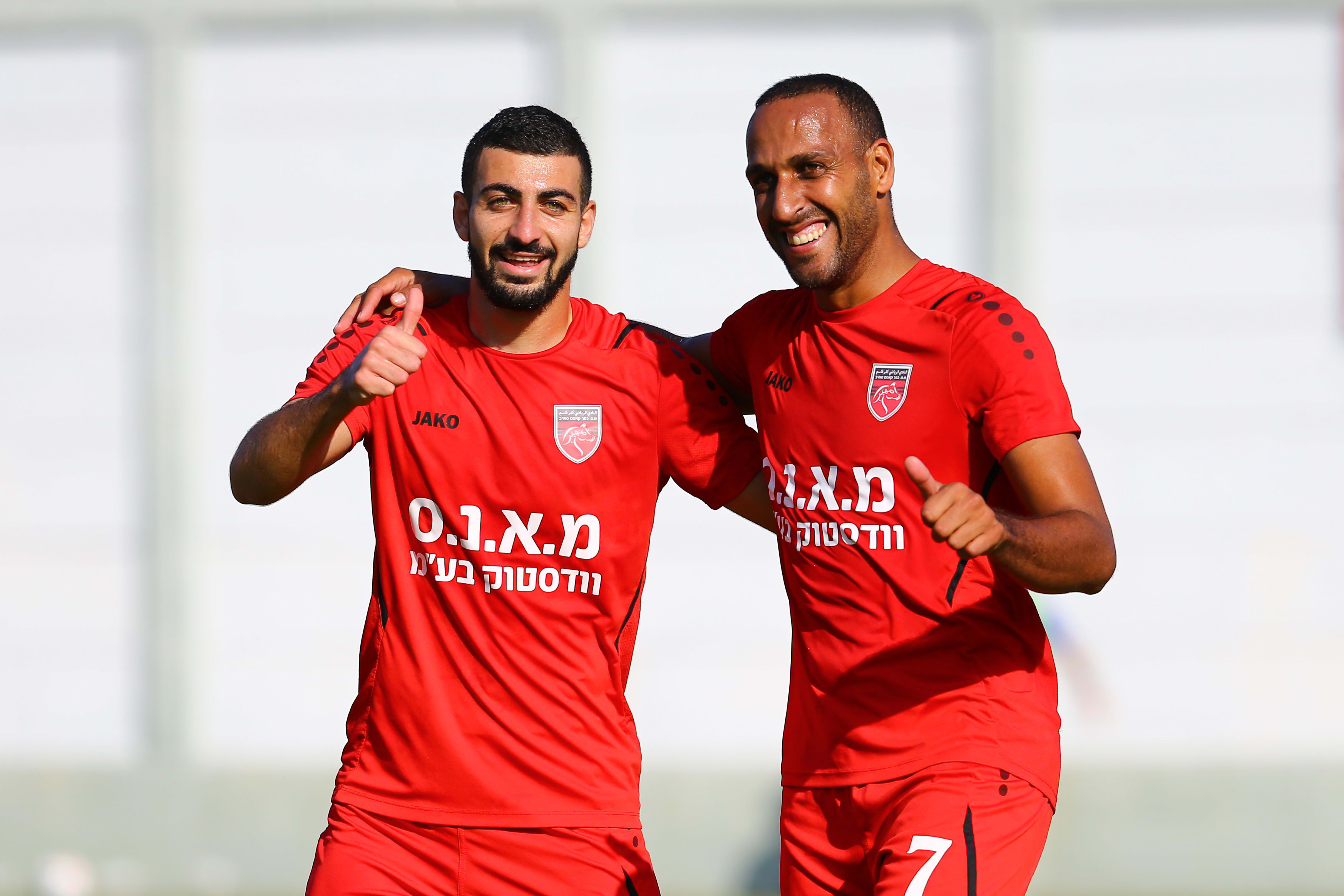 מהראן ראדי עם הישאם לאיוס שחקני מ.ס. כפר קאסם