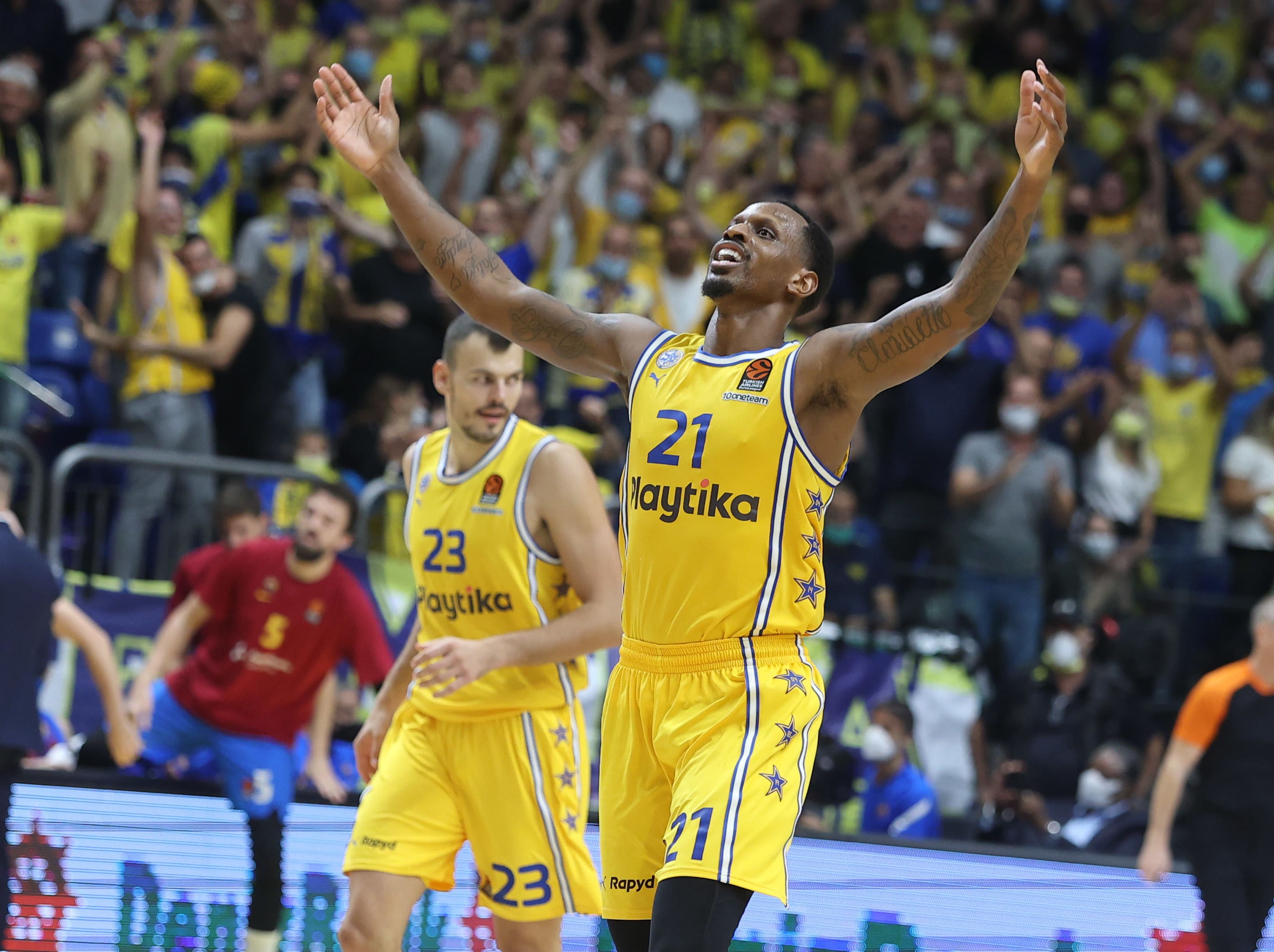 שחקן מכבי תל אביב ג'יימס נאנלי