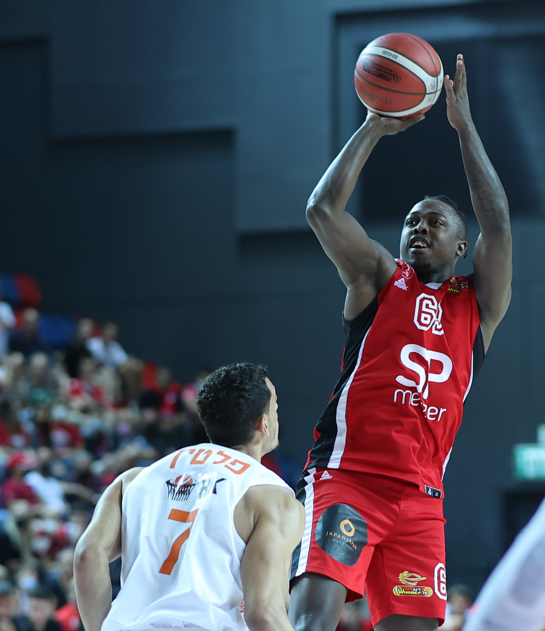 ג'ייקובן בראון, שחקן הפועל תל אביב