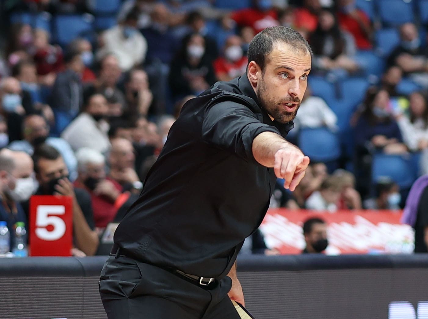 מאמן הפועל ירושלים יותם הלפרין