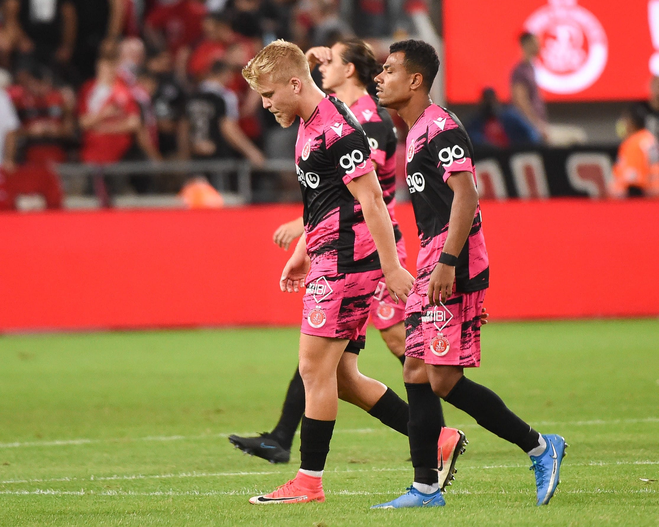 פארליי רוזה, יואב הופמייסטר שחקני הפועל תל אביב מאוכזבים