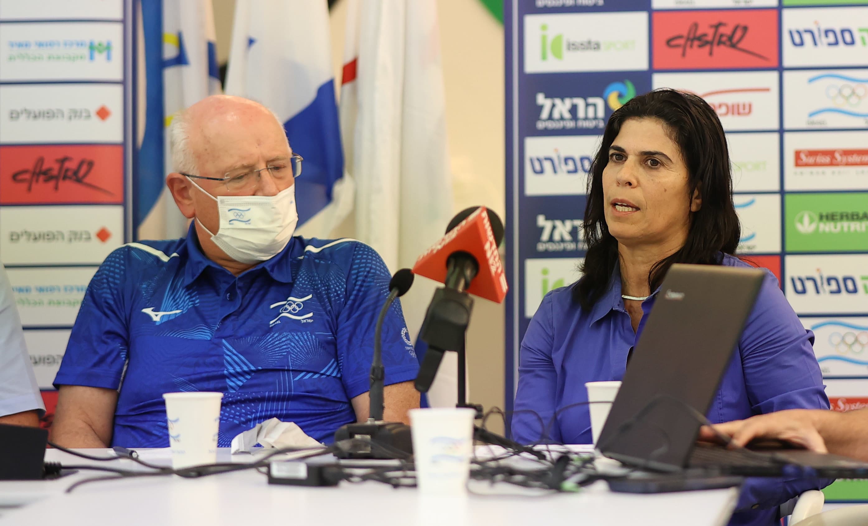 יו"ר הוועד האולימפי גילי לוסטיג עם יו"ר ועדת הספורט יעל ארד