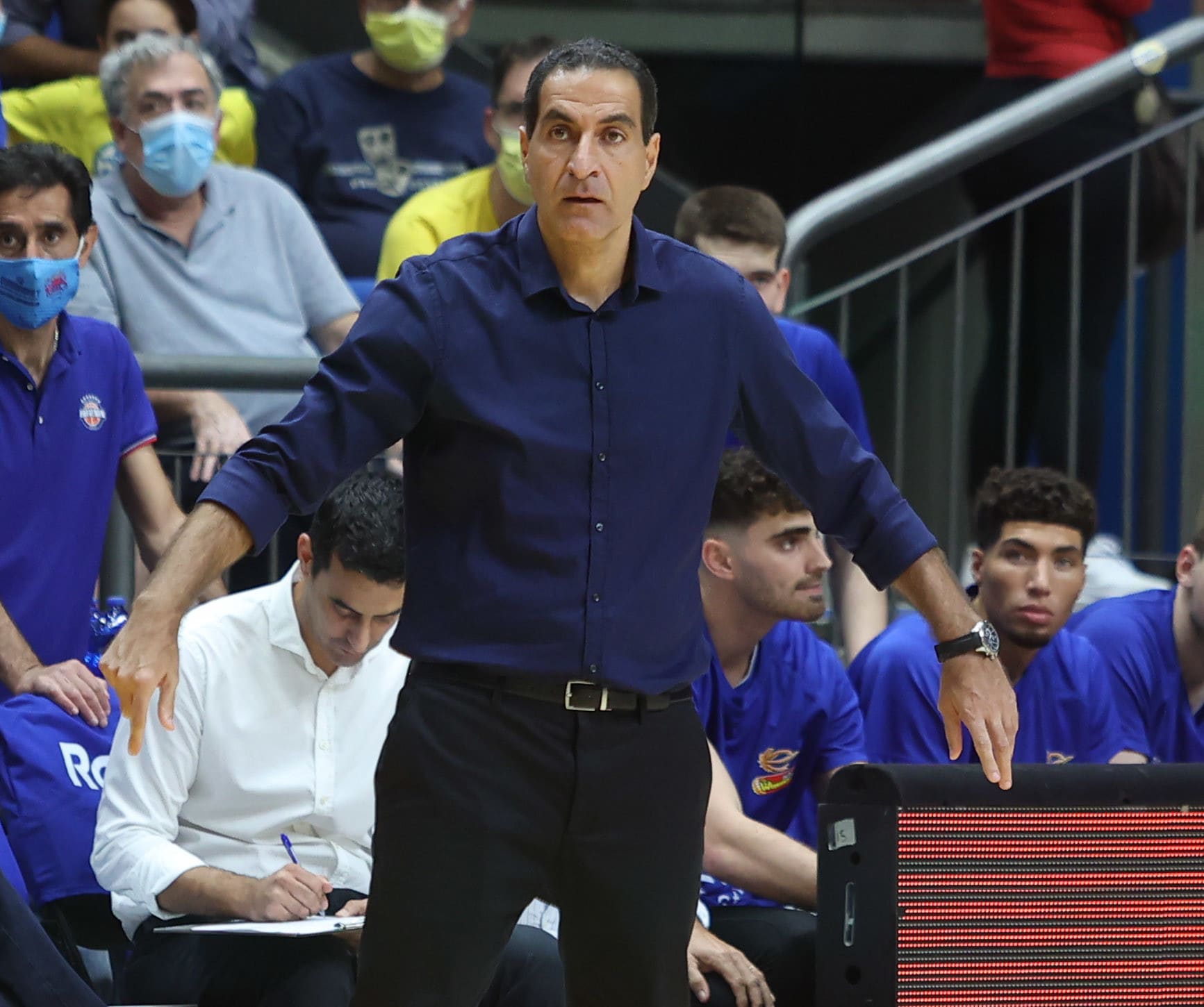 מאמן בני הרצליה אורן אהרוני