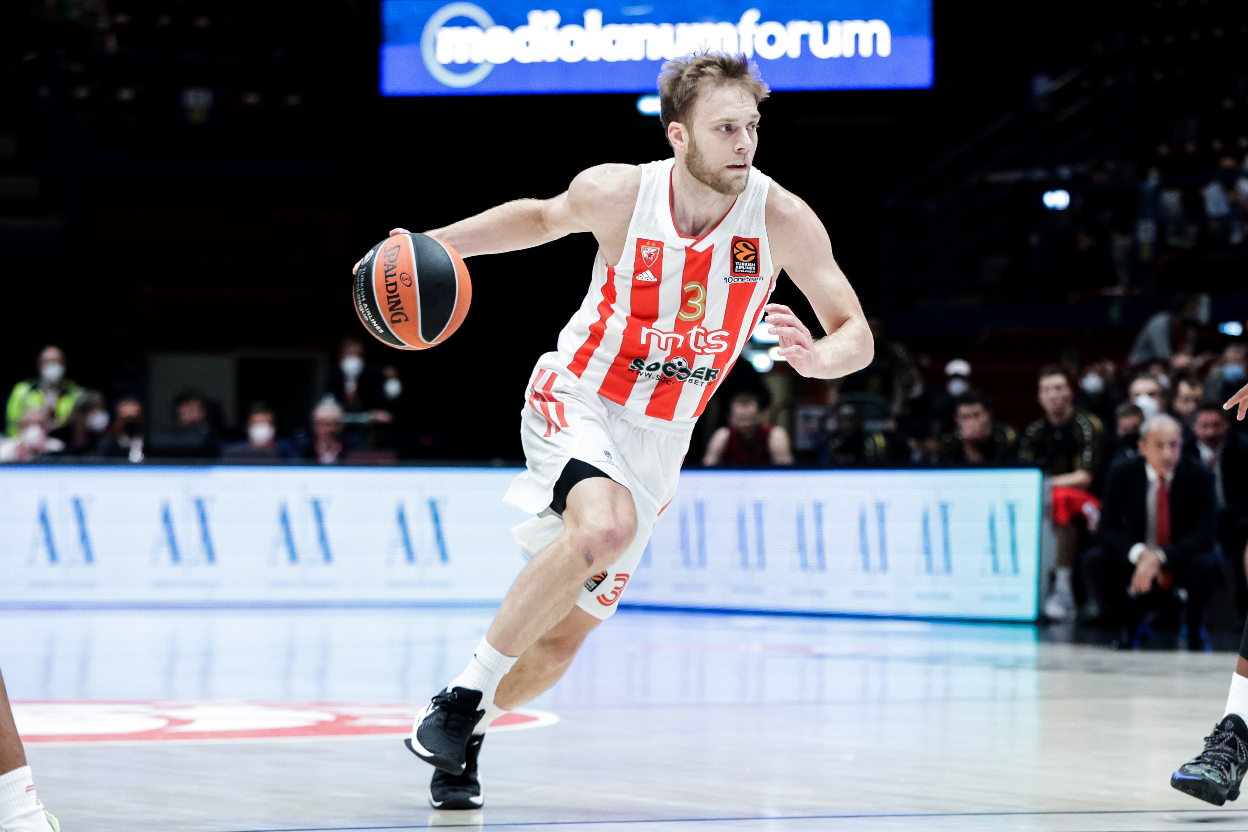 נייט וולטרס שחקן הכוכב האדום בלגרד