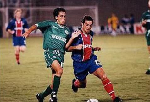 יוסי בניון שחקן מכבי חיפה מול פריס סן ז'רמן