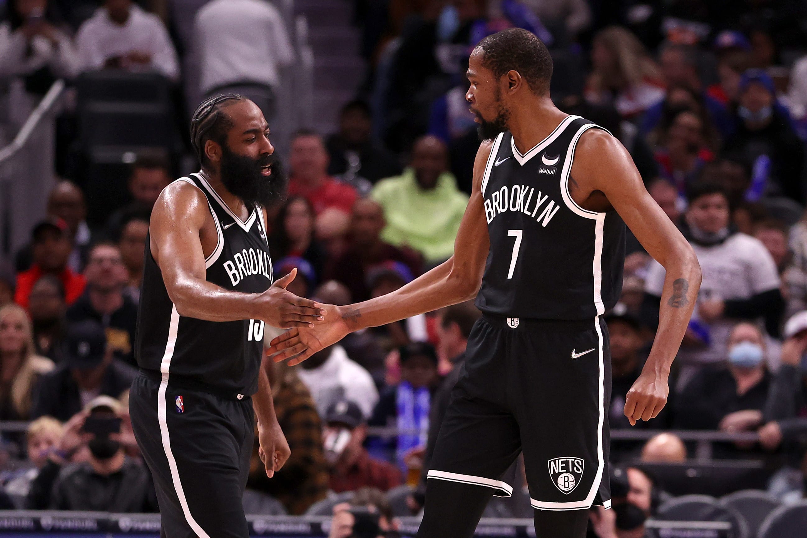 שחקני ברוקלין נטס קווין דוראנט ג'יימס הארדן