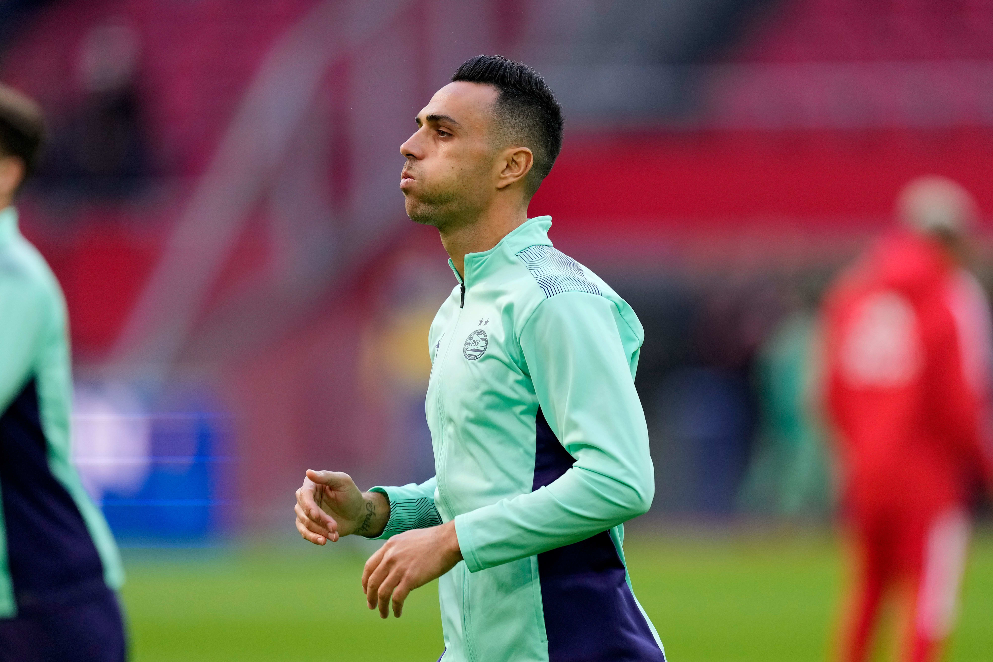 ערן זהבי שחקן פ.ס.וו איינדהובן בחימום