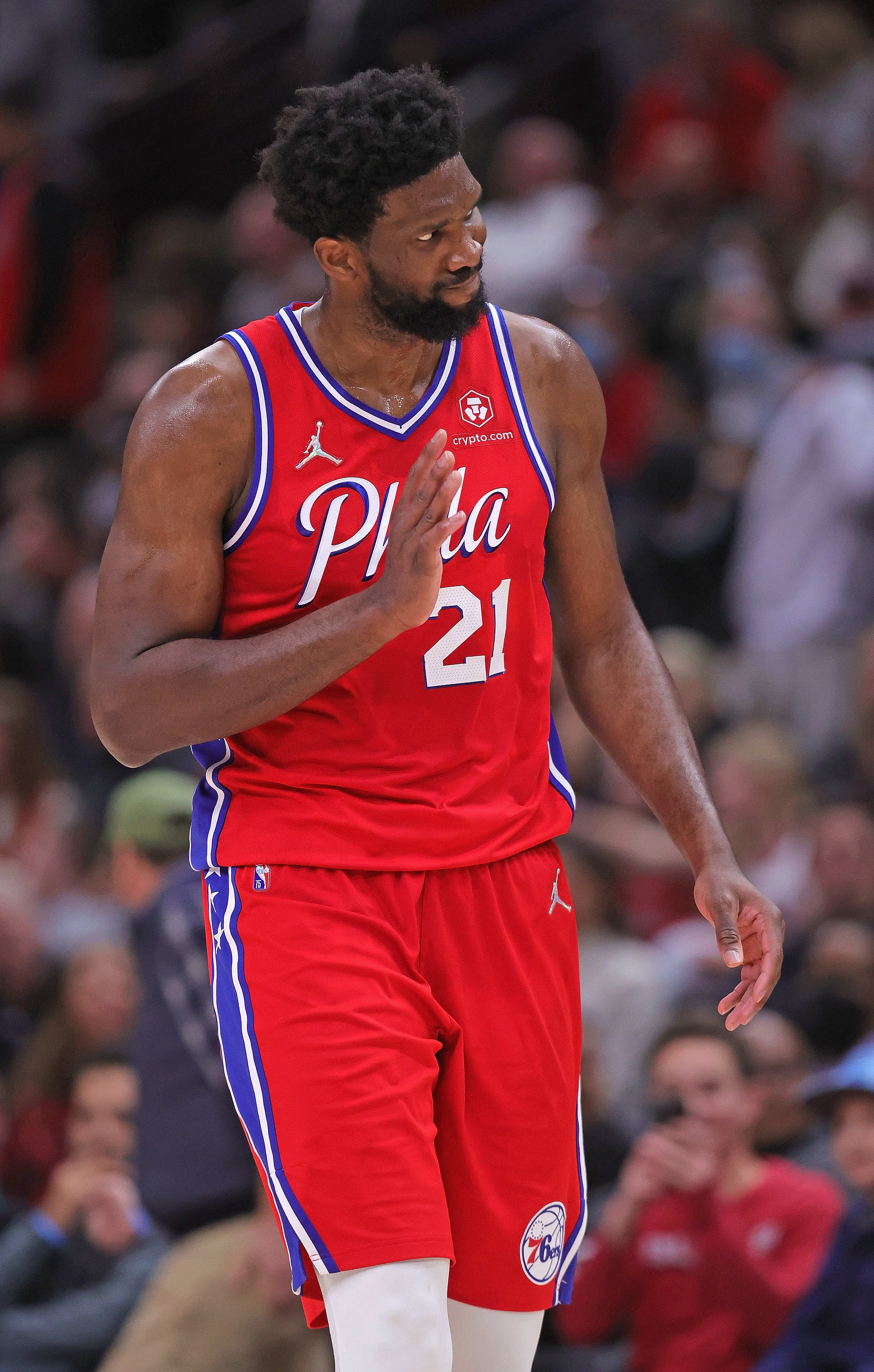 שחקן פילדלפיה סיקסרס ג'ואל אמביד