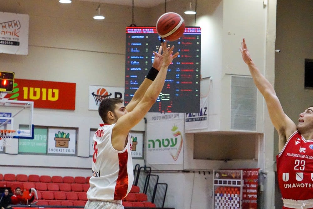 שחקן הפועל גלבוע/גליל יותם חנוכי