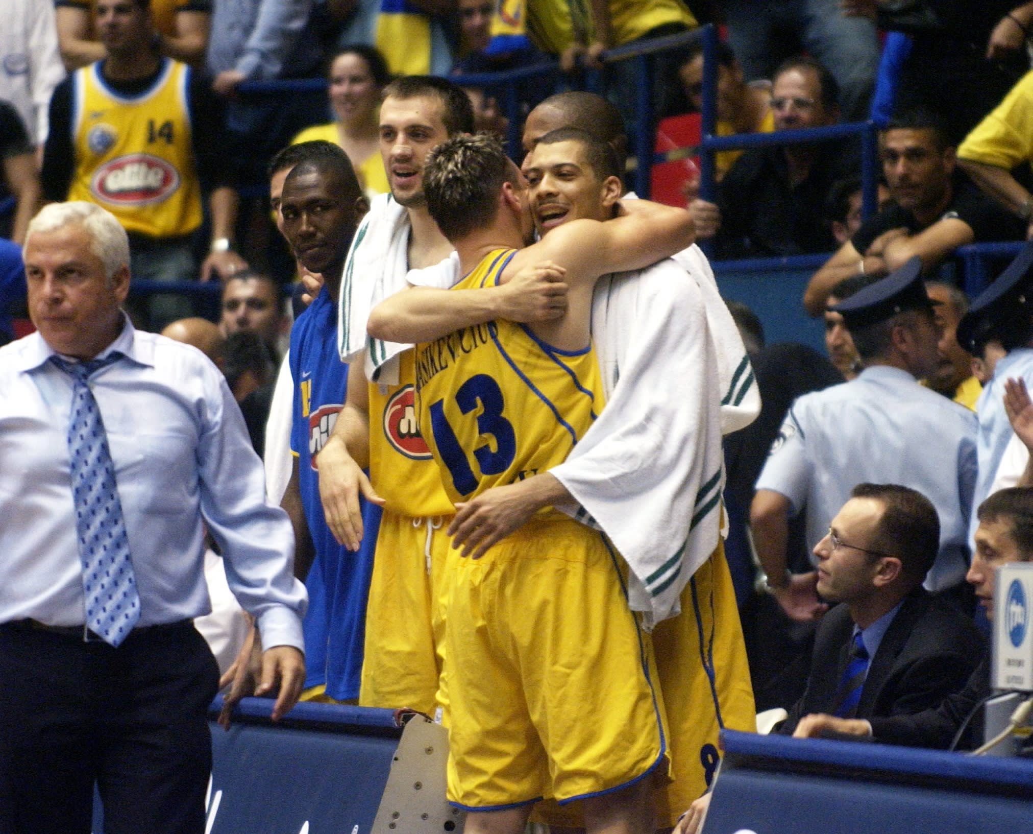 שרונאס יאסיקביצ'יוס אנתוני פארקר, פיינל פור יד אליהו 2004