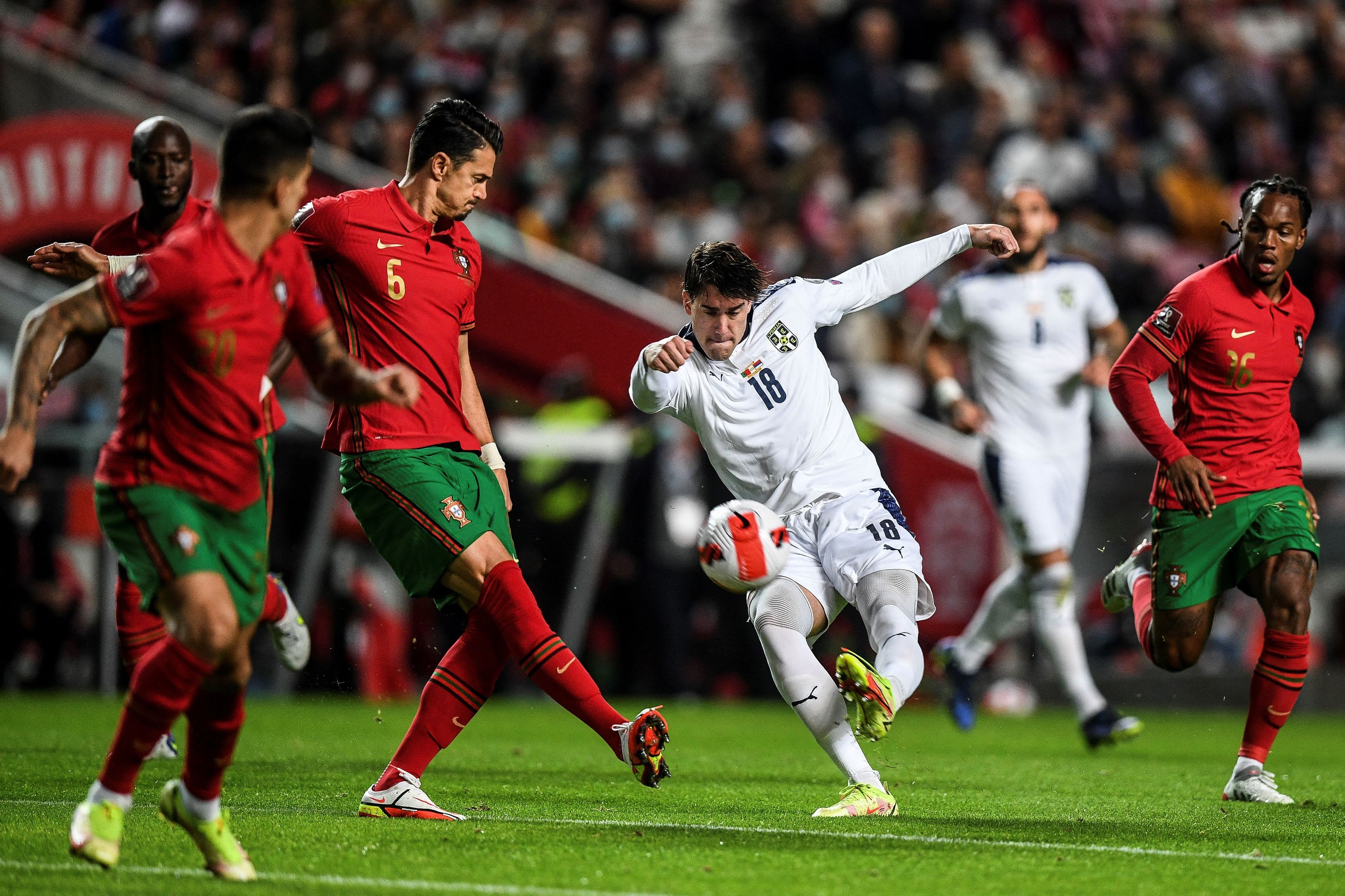 דושאן ולאחוביץ', חלוץ נבחרת סרביה