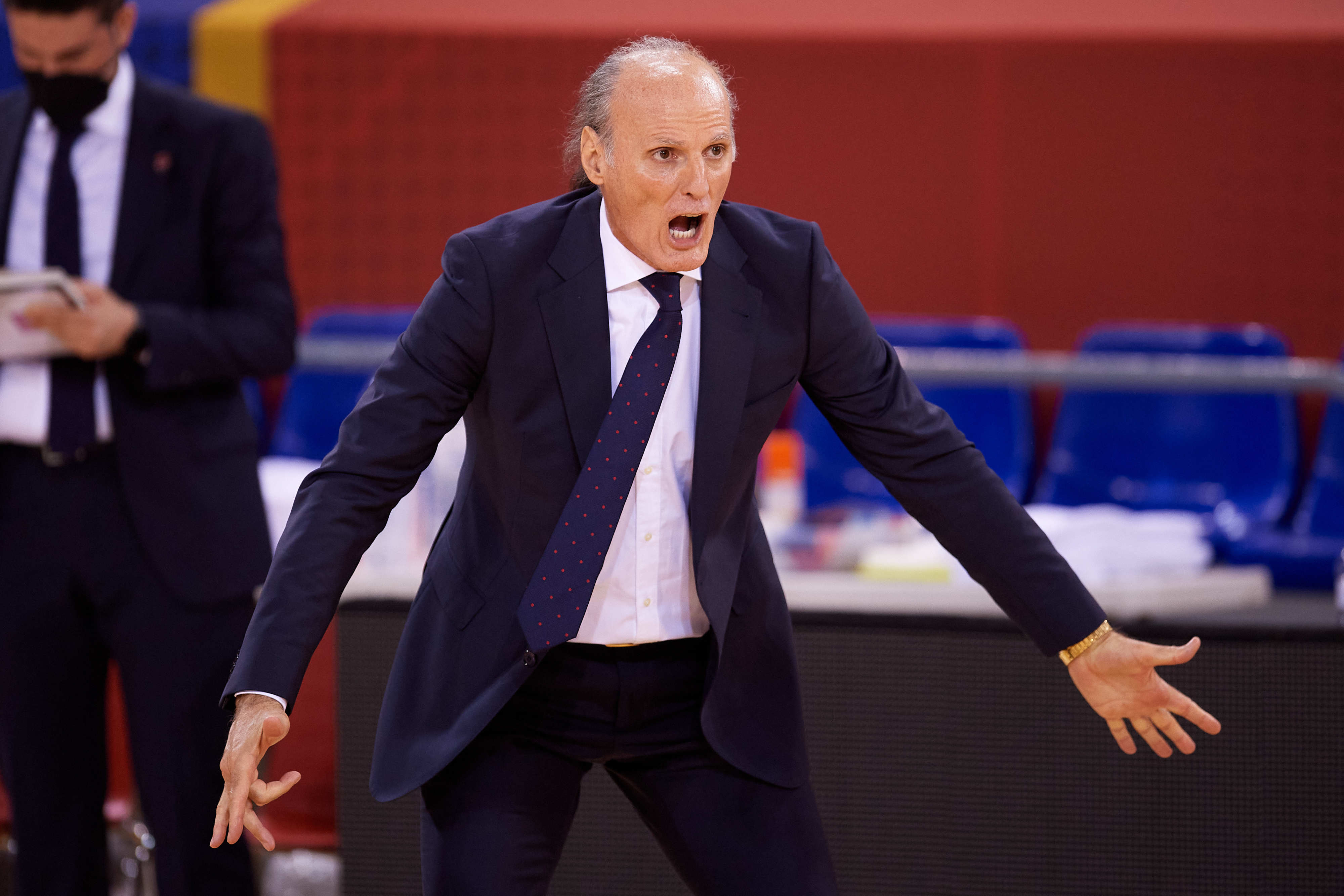 דושקו איבנוביץ' מאמן באסקוניה