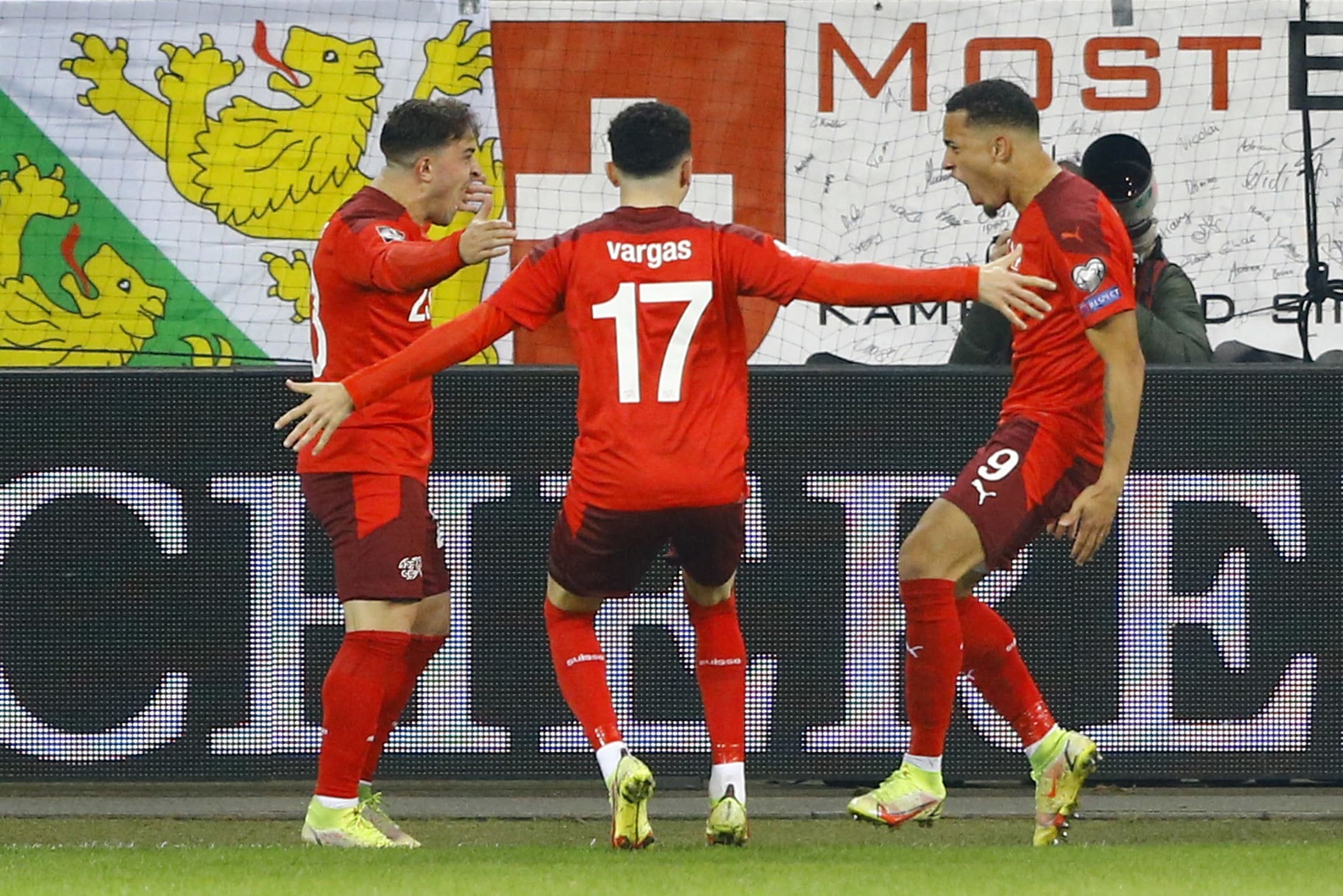 שחקני נבחרת שווייץ חוגגים