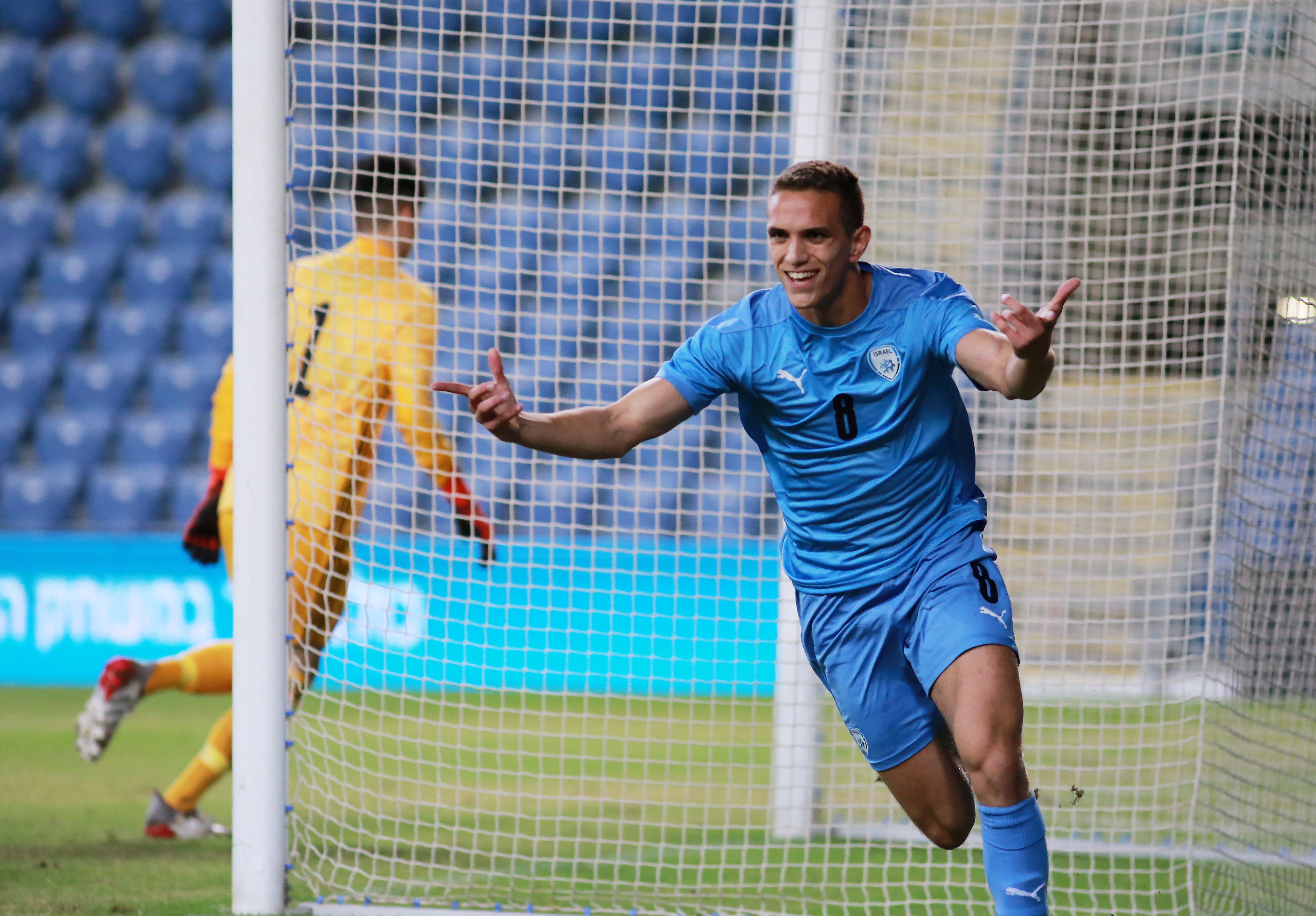 ארד בר, שחקן נבחרת ישראל הצעירה חוגג