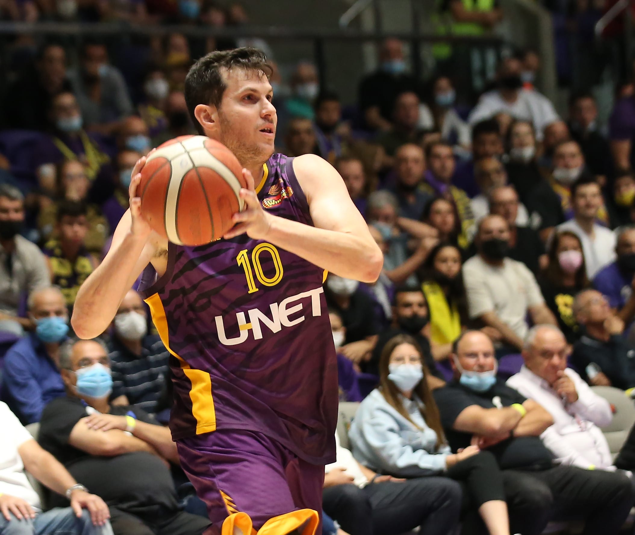 שחקן הפועל חולון גיא פניני