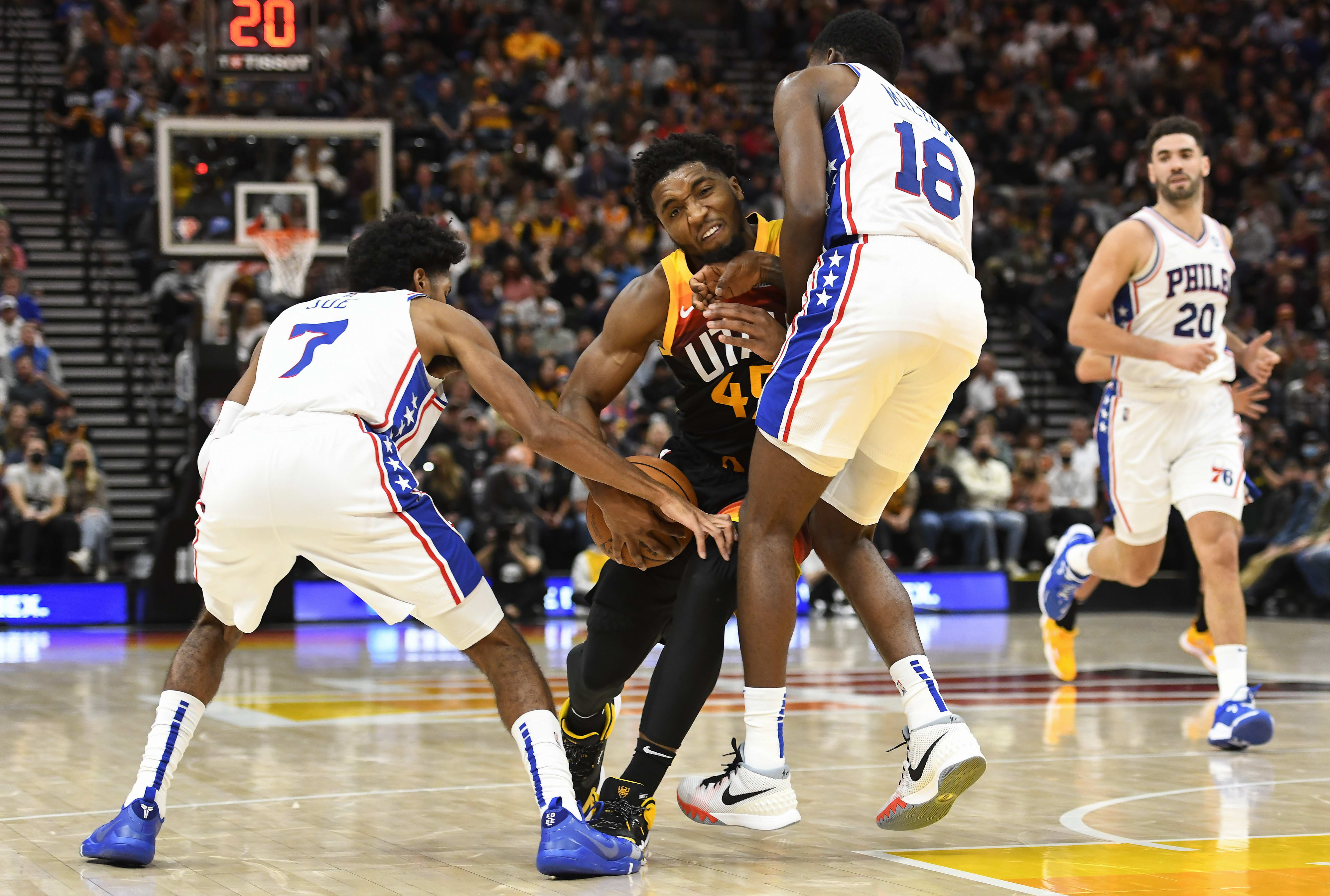 שחקן יוטה ג'אז דונובן מיטשל